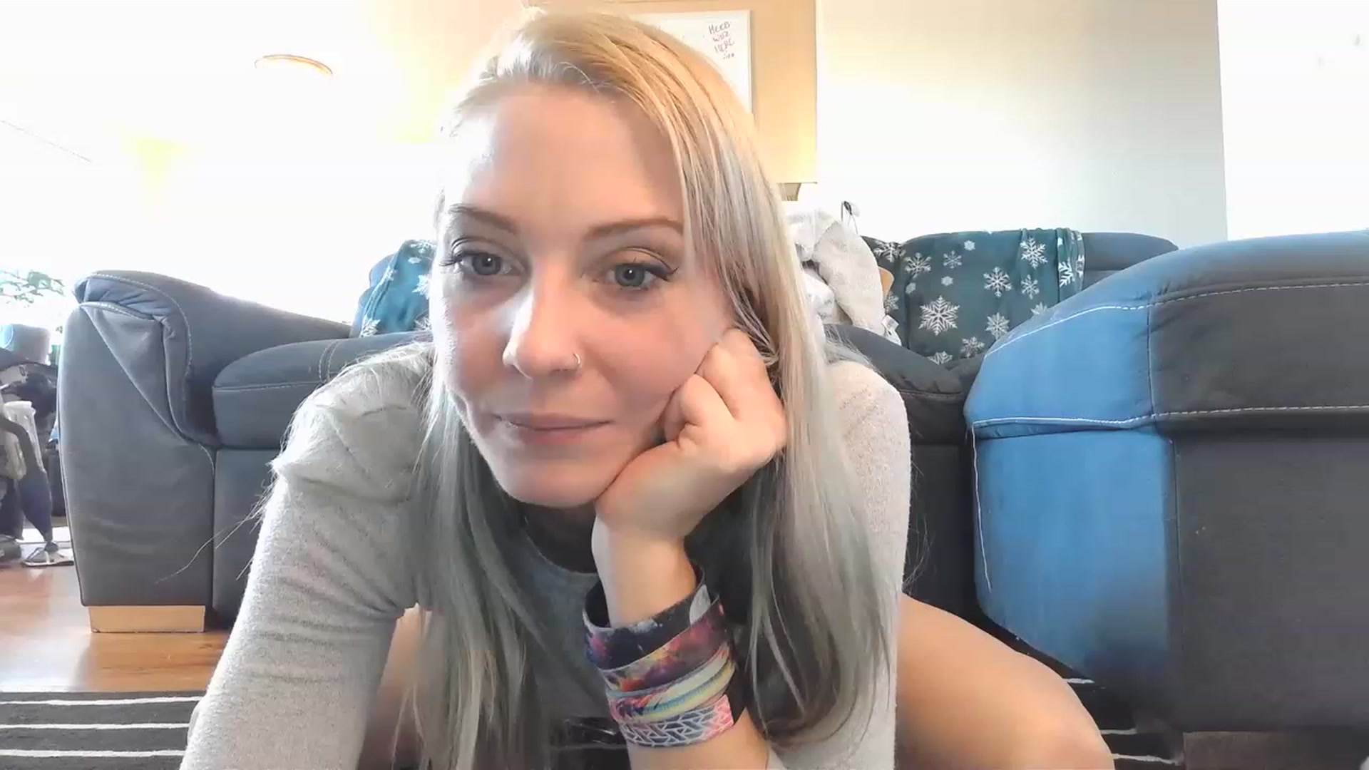 Gallery image thumbnail from Ashlynnelocks's myfreecams stream on, 01/17/2023, 23:03 image 18 of 20