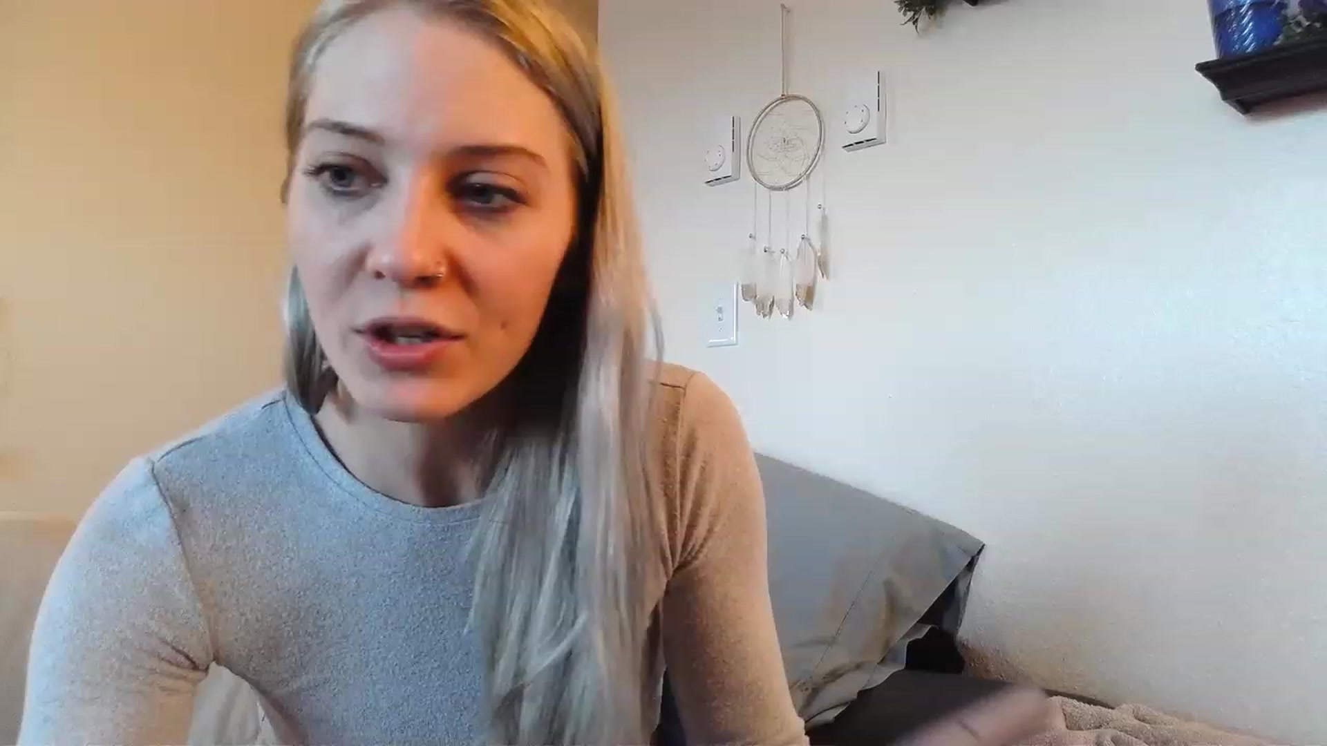 Gallery image thumbnail from Ashlynnelocks's myfreecams stream on, 01/28/2023, 01:26 image 15 of 20