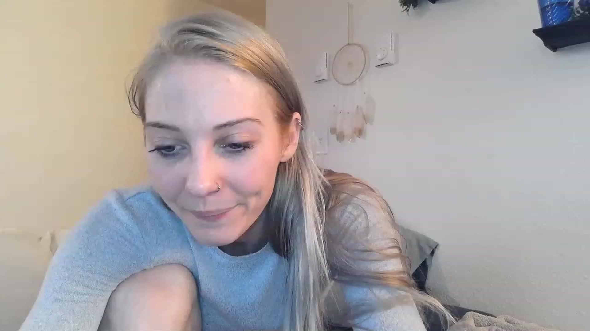 Gallery image thumbnail from Ashlynnelocks's myfreecams stream on, 01/28/2023, 01:26 image 19 of 20