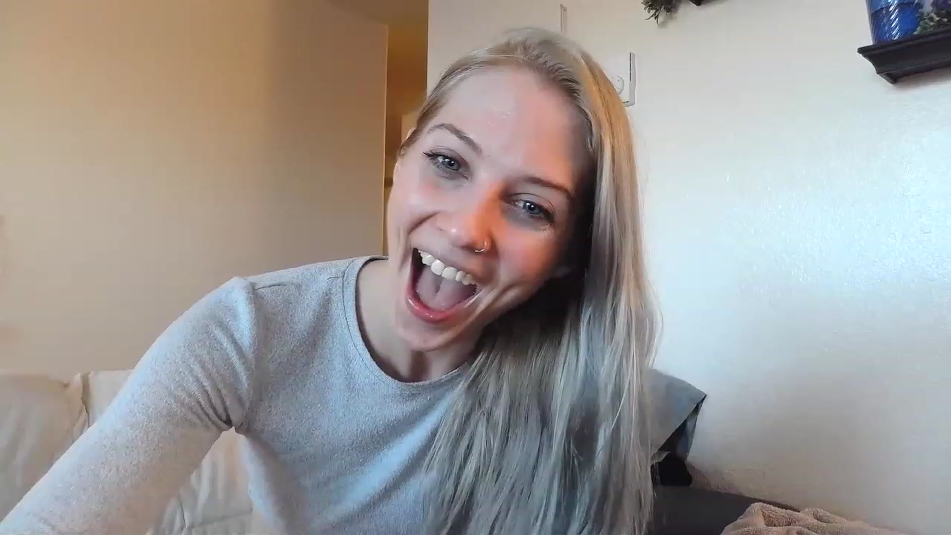 Gallery image thumbnail from Ashlynnelocks's myfreecams stream on, 01/28/2023, 01:26 image 13 of 20