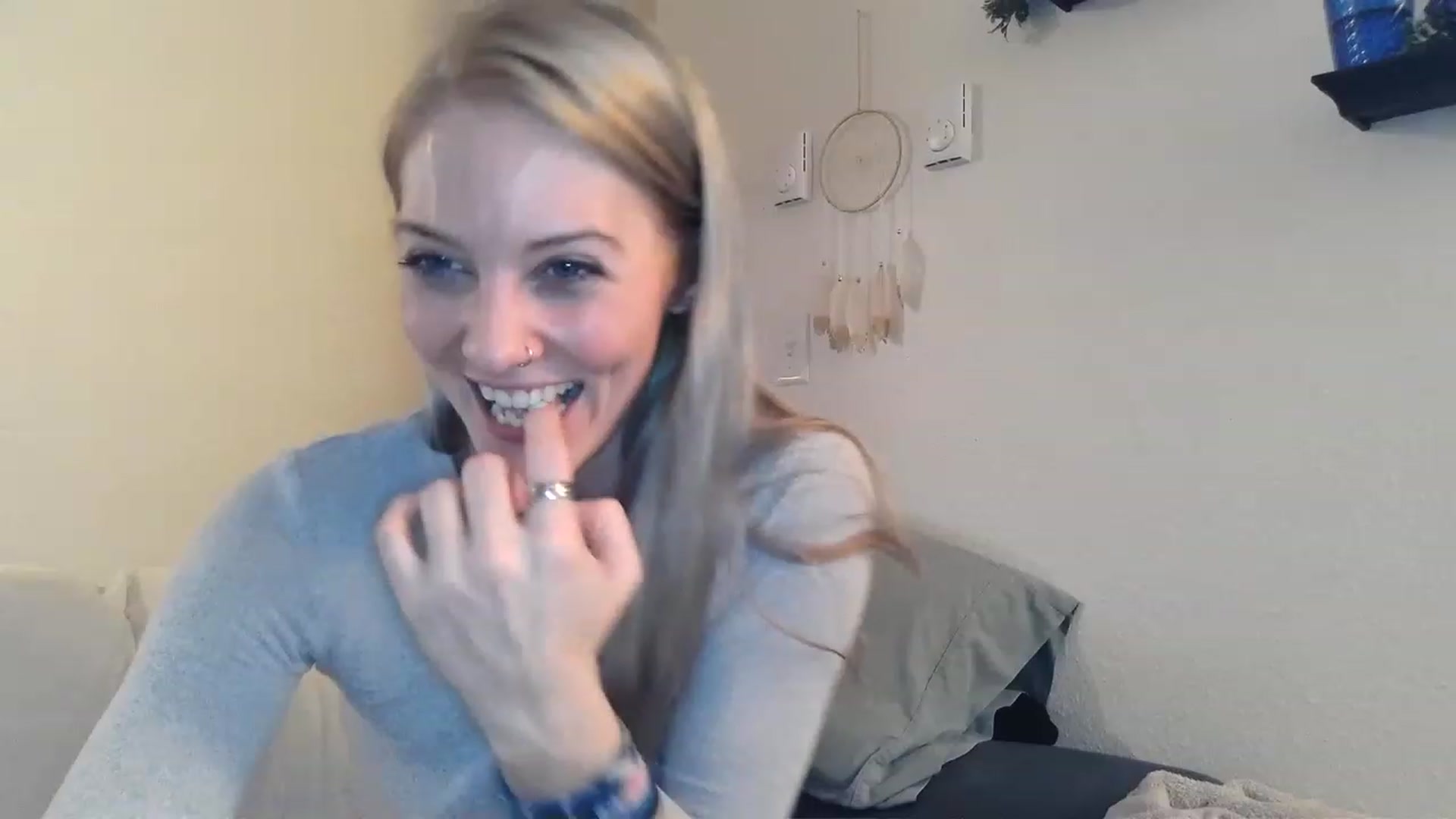 Gallery image thumbnail from Ashlynnelocks's myfreecams stream on, 01/28/2023, 01:52 image 3 of 20