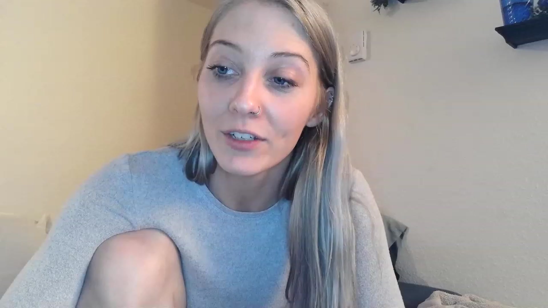 Gallery image thumbnail from Ashlynnelocks's myfreecams stream on, 01/28/2023, 01:52 image 16 of 20