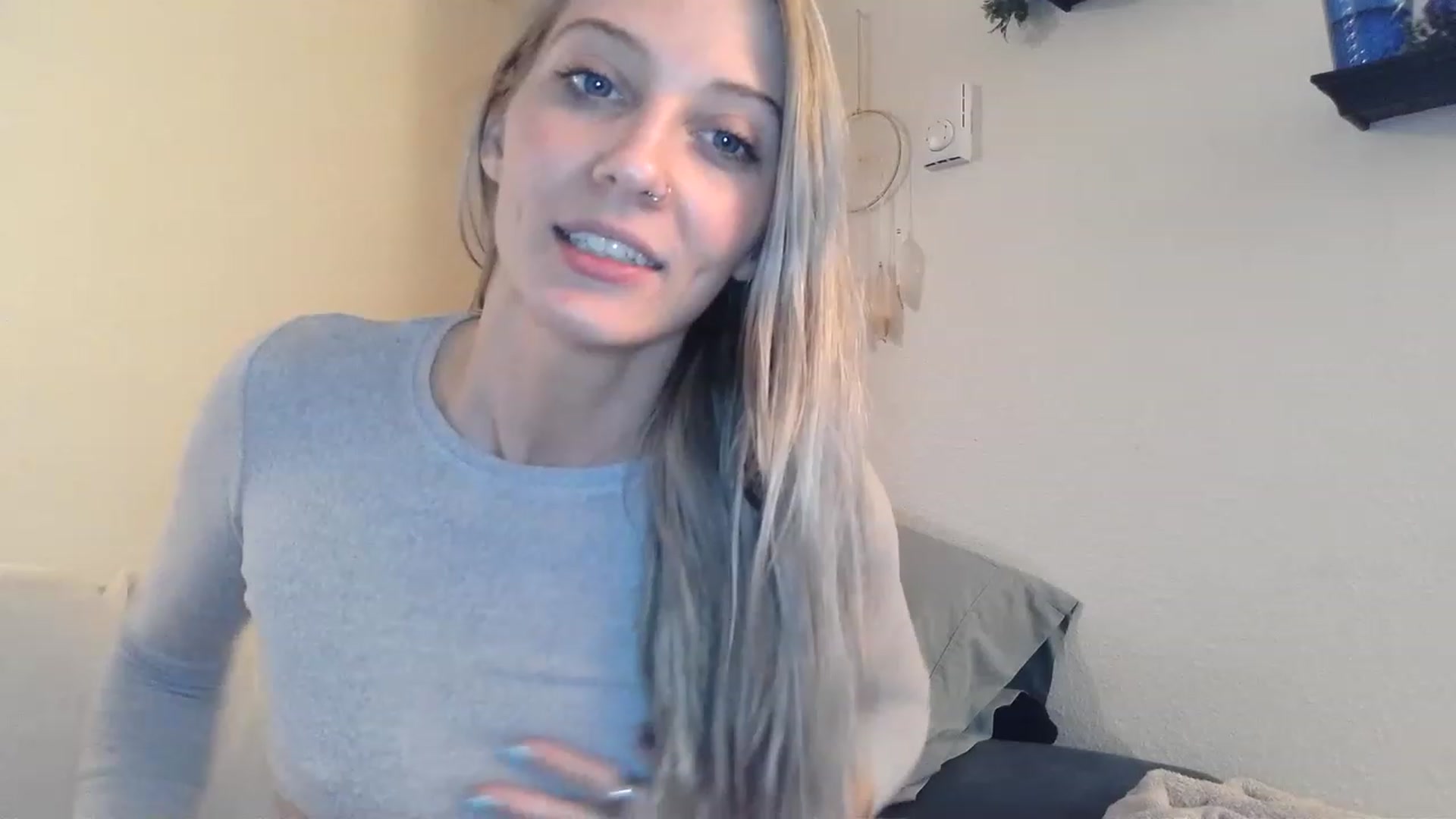 Gallery image thumbnail from Ashlynnelocks's myfreecams stream on, 01/28/2023, 01:52 image 18 of 20
