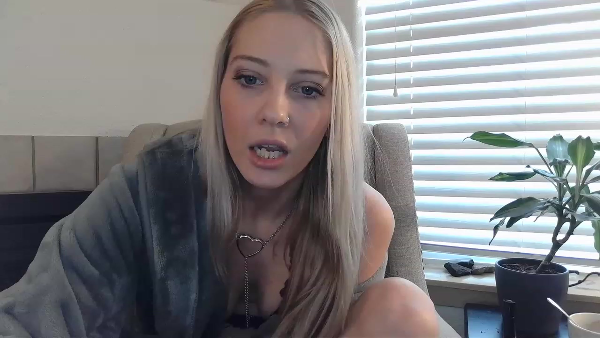 Gallery image thumbnail from Ashlynnelocks's myfreecams stream on, 02/07/2023, 19:55 image 6 of 20