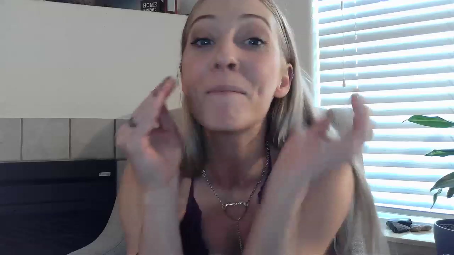 Gallery image thumbnail from Ashlynnelocks's myfreecams stream on, 02/07/2023, 21:43 image 7 of 20