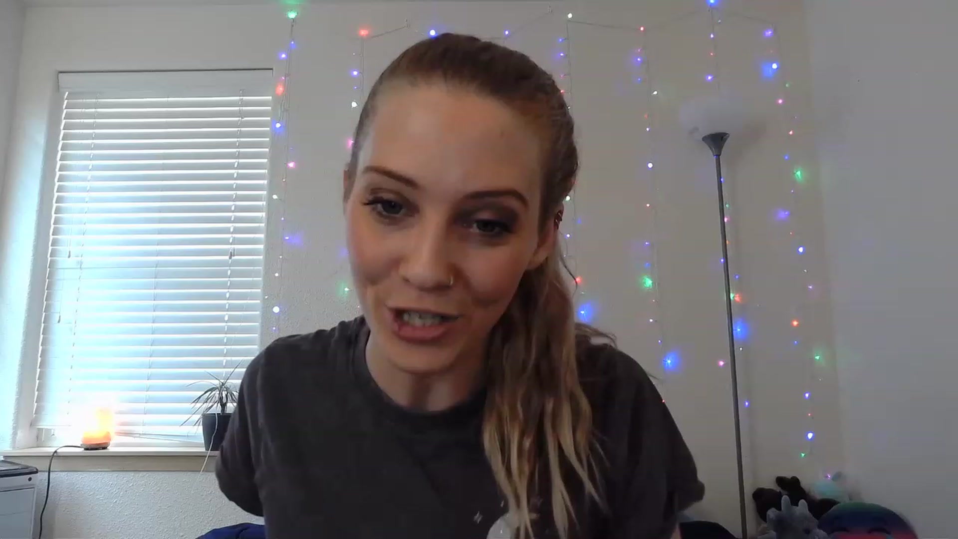 Gallery image thumbnail from Ashlynnelocks's myfreecams stream on, 02/13/2023, 22:54 image 13 of 20