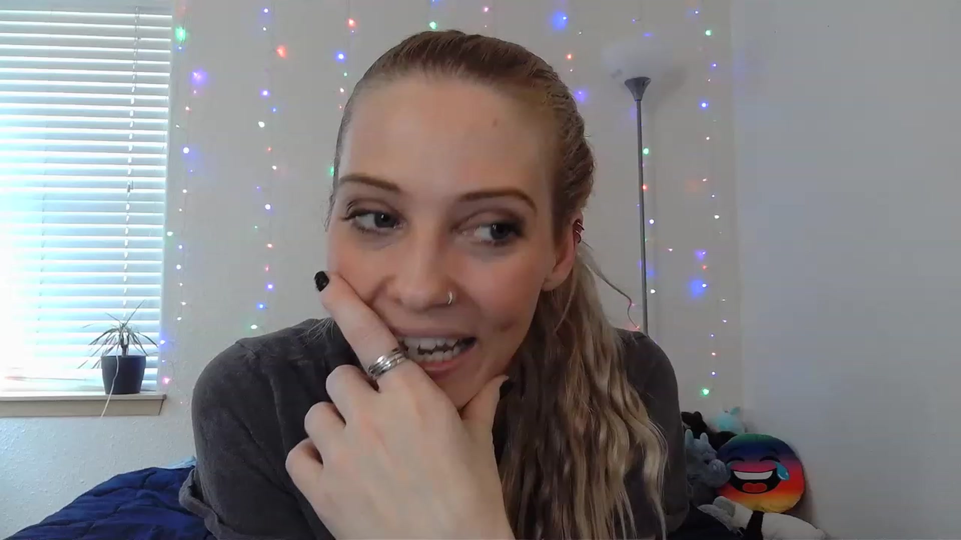 Gallery image thumbnail from Ashlynnelocks's myfreecams stream on, 02/13/2023, 22:54 image 14 of 20