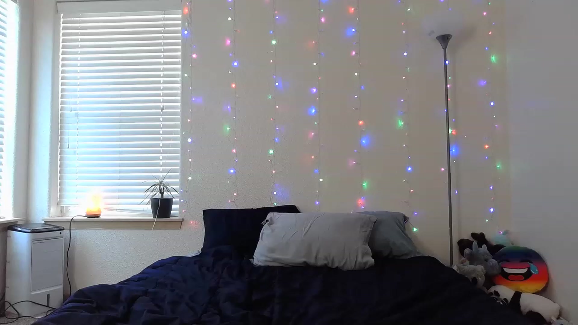 Gallery image thumbnail from Ashlynnelocks's myfreecams stream on, 02/13/2023, 22:54 image 2 of 20