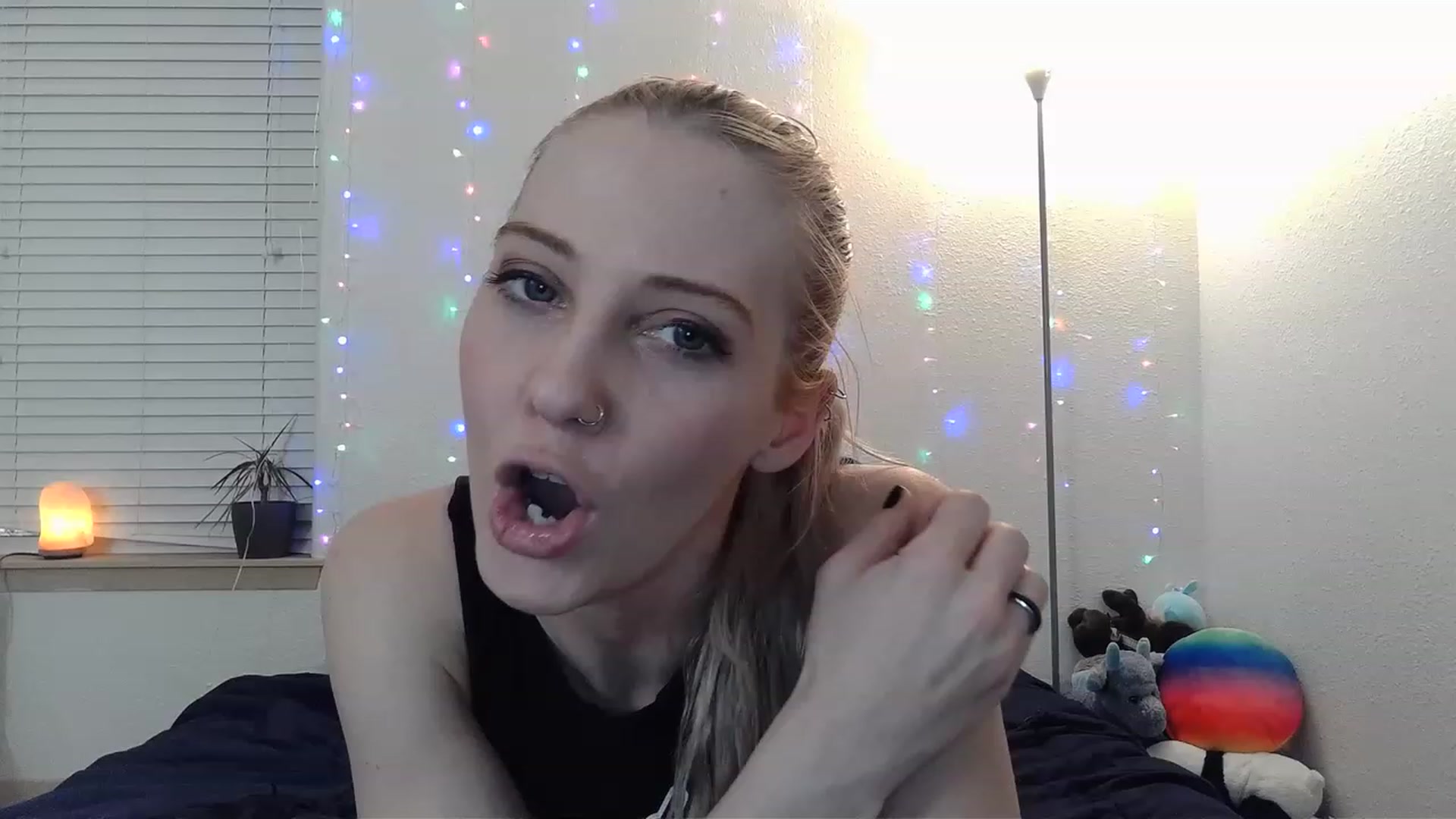 Gallery image thumbnail from Ashlynnelocks's myfreecams stream on, 02/14/2023, 03:03 image 15 of 20
