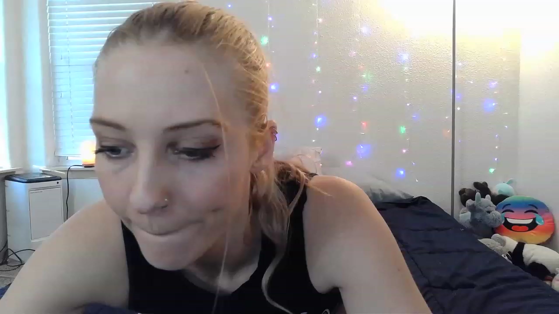 Gallery image thumbnail from Ashlynnelocks's myfreecams stream on, 02/14/2023, 03:03 image 1 of 20