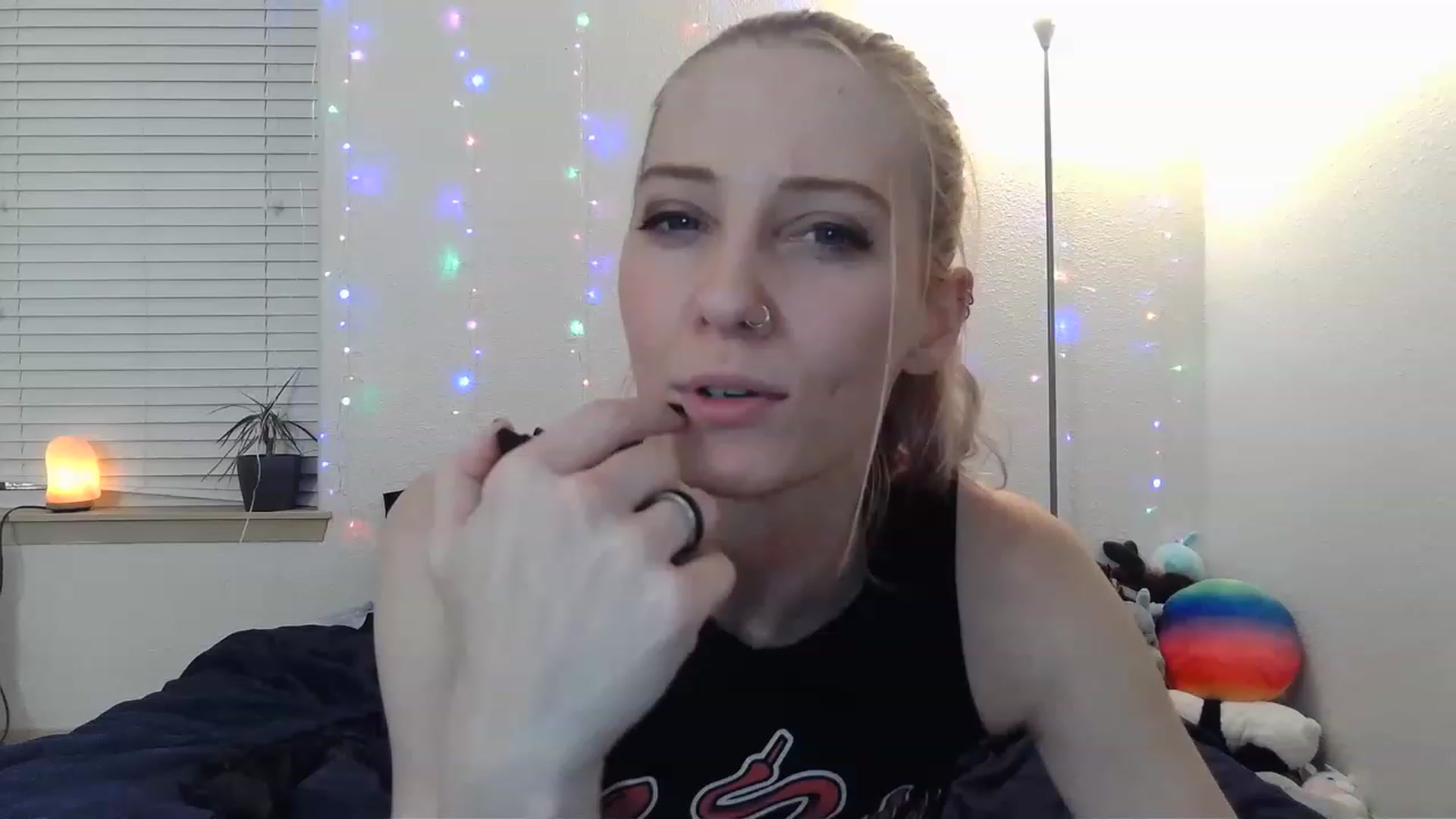Gallery image thumbnail from Ashlynnelocks's myfreecams stream on, 02/14/2023, 03:03 image 18 of 20