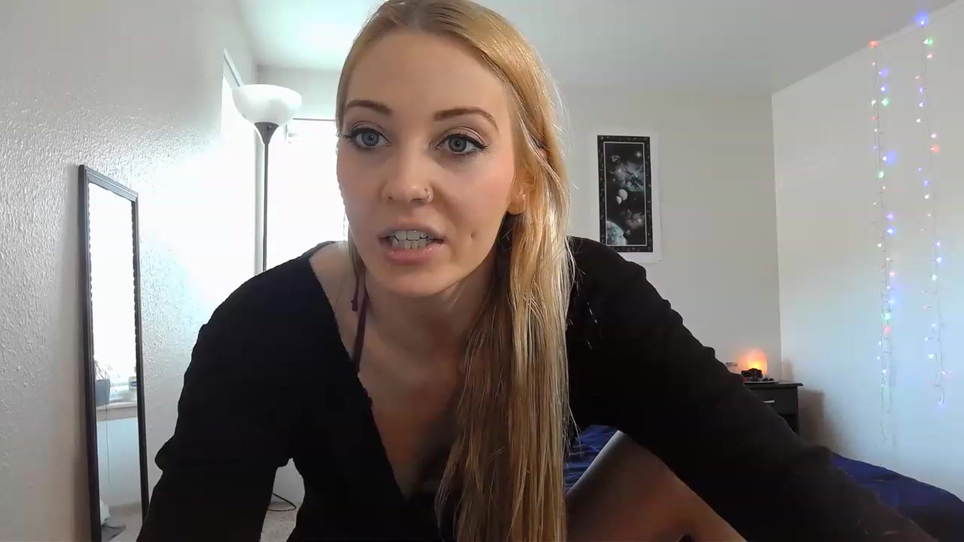 Gallery image thumbnail from Ashlynnelocks's myfreecams stream on, 03/01/2023, 21:29 image 18 of 20