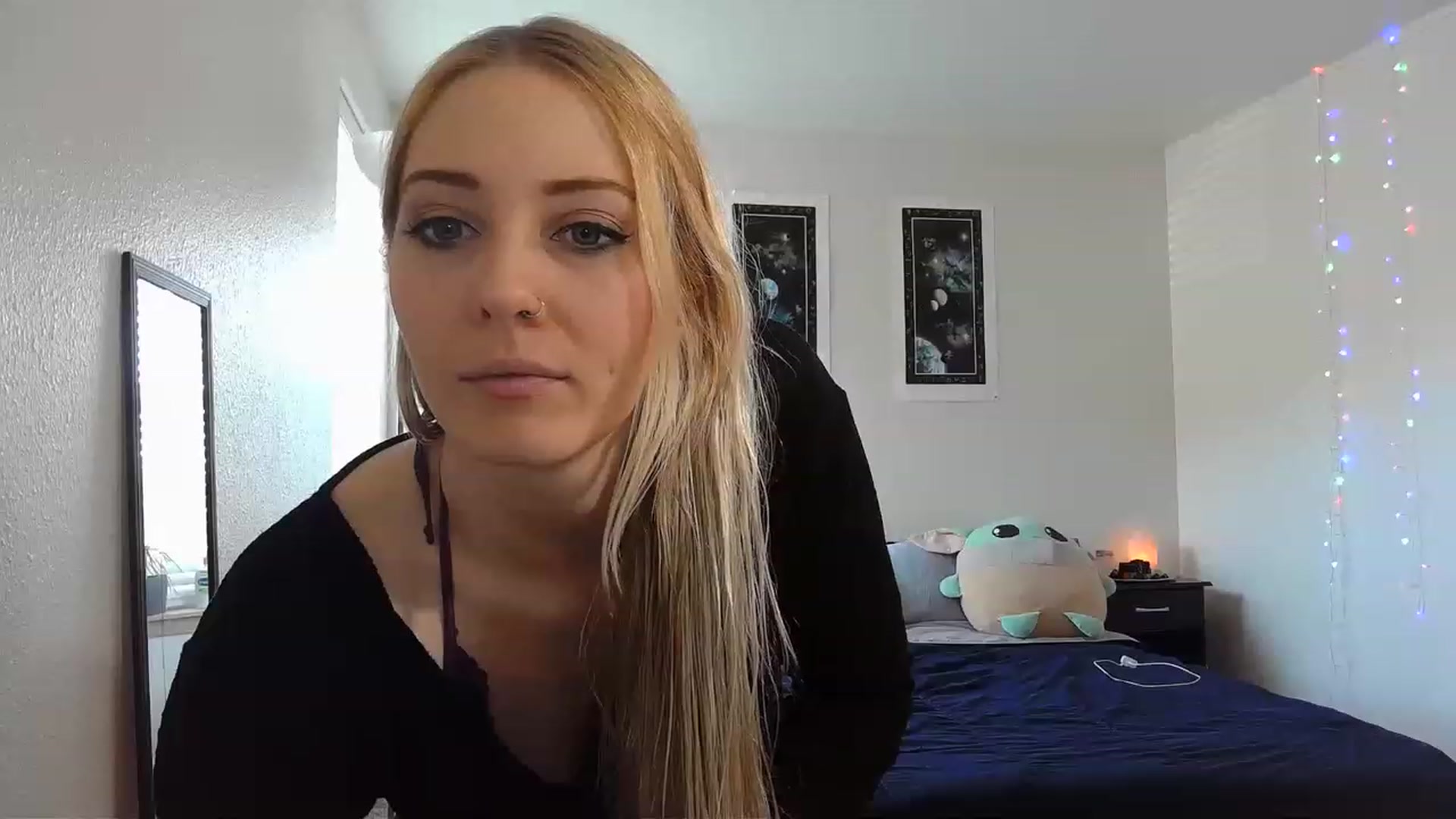 Gallery image thumbnail from Ashlynnelocks's myfreecams stream on, 03/01/2023, 21:29 image 10 of 20