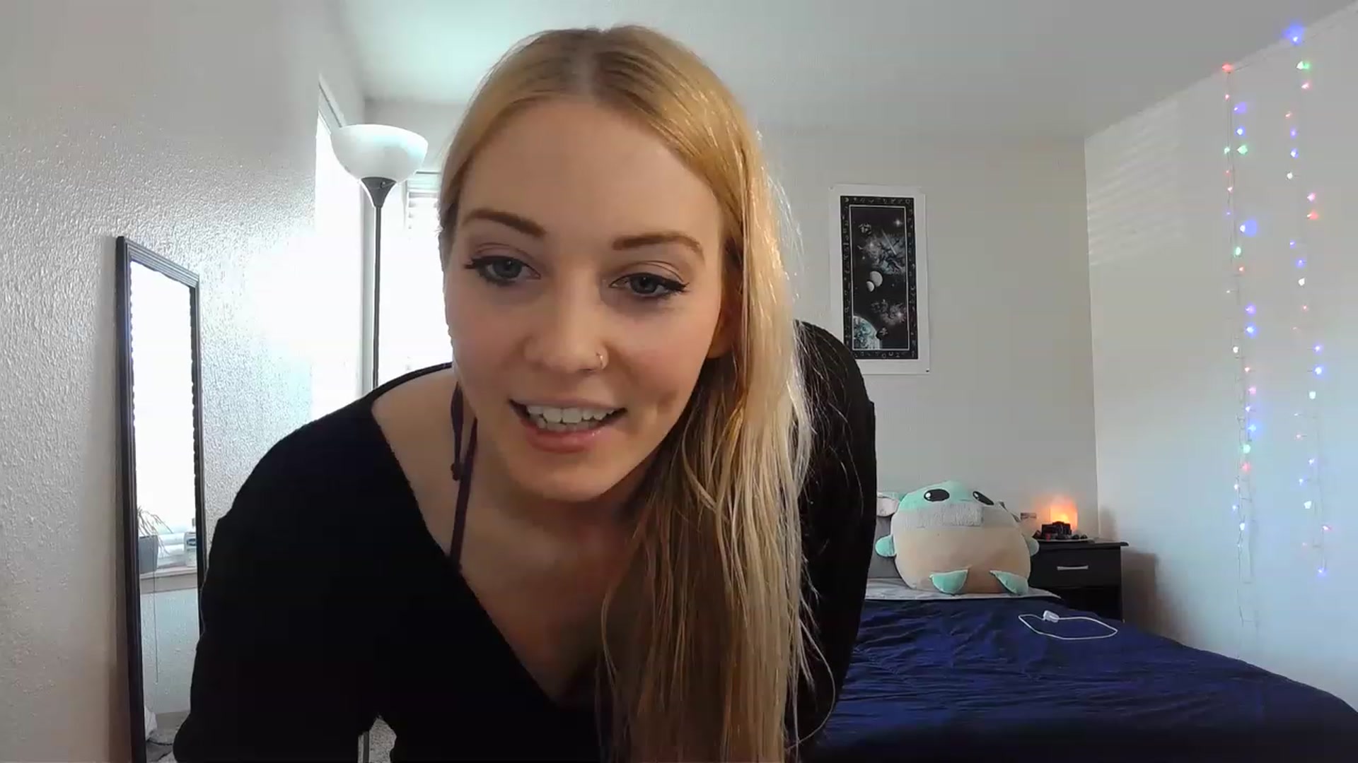 Gallery image thumbnail from Ashlynnelocks's myfreecams stream on, 03/01/2023, 21:29 image 8 of 20