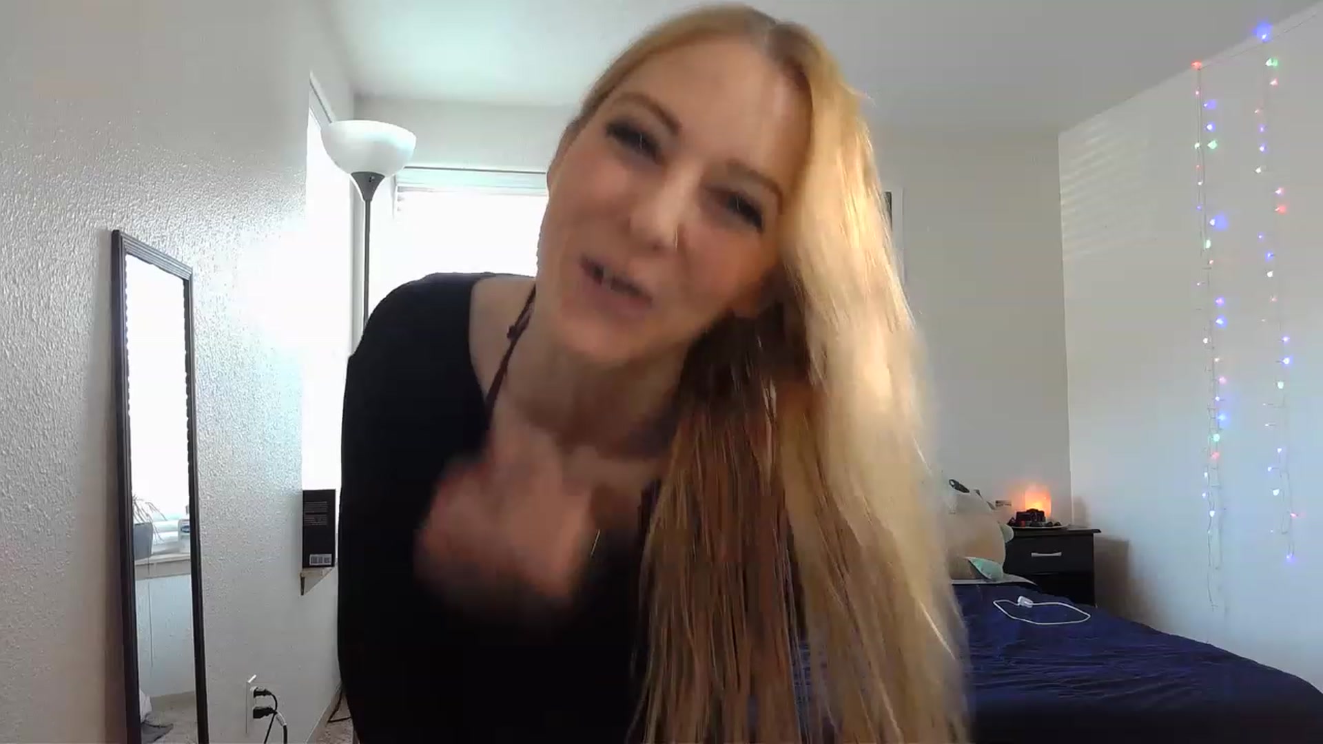 Gallery image thumbnail from Ashlynnelocks's myfreecams stream on, 03/01/2023, 21:29 image 12 of 20