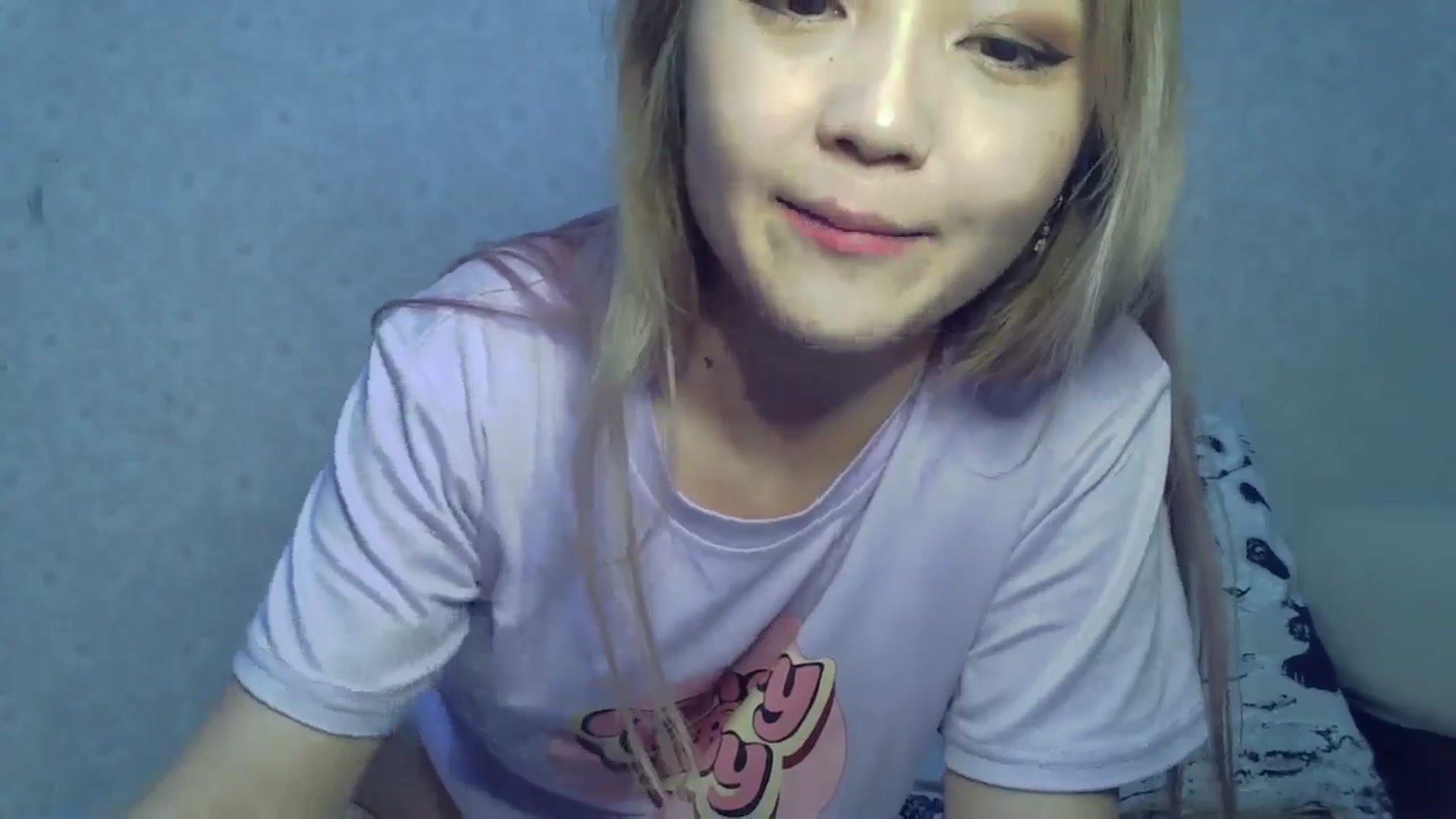 Gallery image thumbnail from AsiCuteBaby's myfreecams stream on, 05/04/2024, 15:07 image 5 of 20