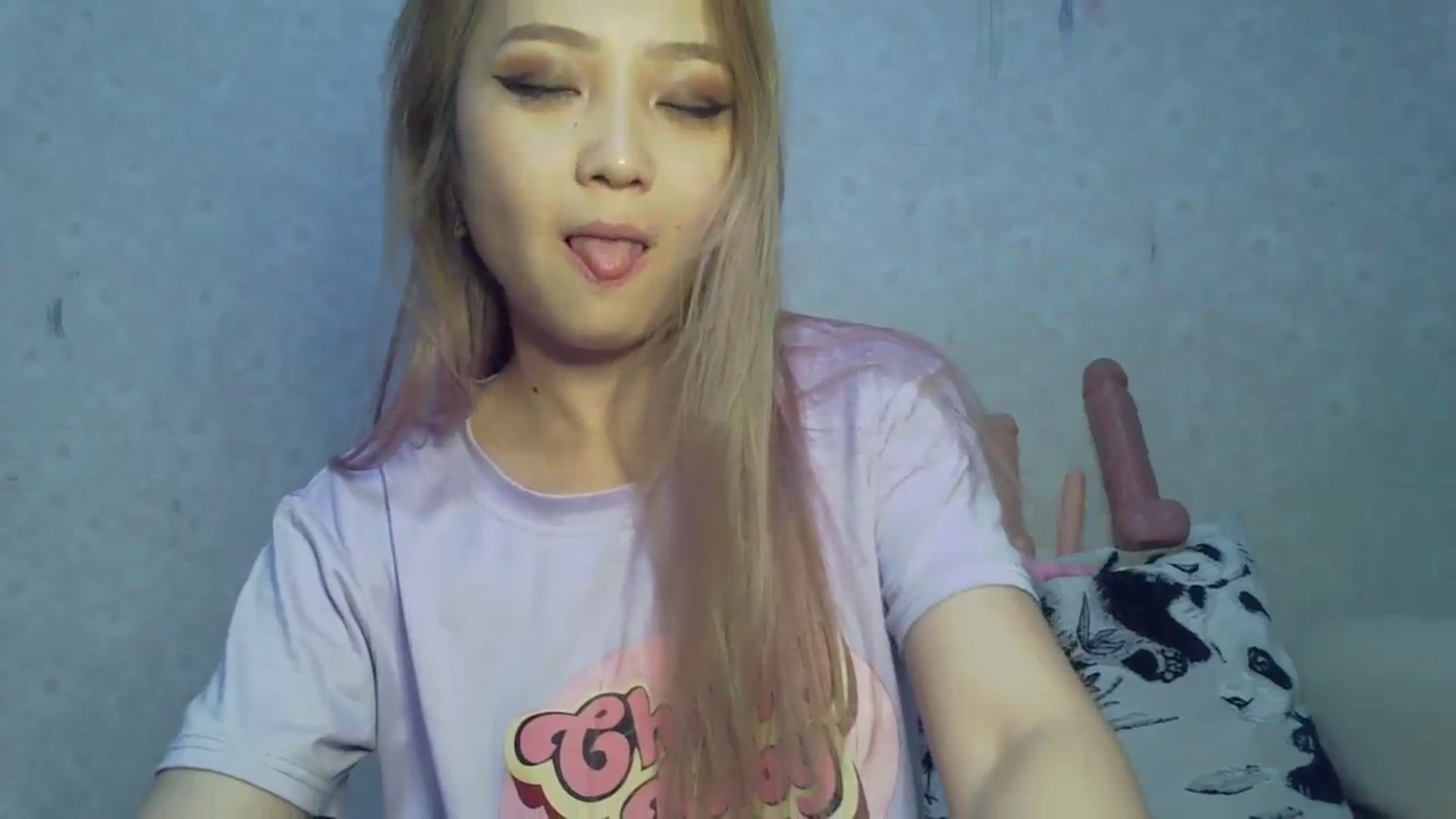 Gallery image thumbnail from AsiCuteBaby's myfreecams stream on, 05/04/2024, 15:07 image 6 of 20