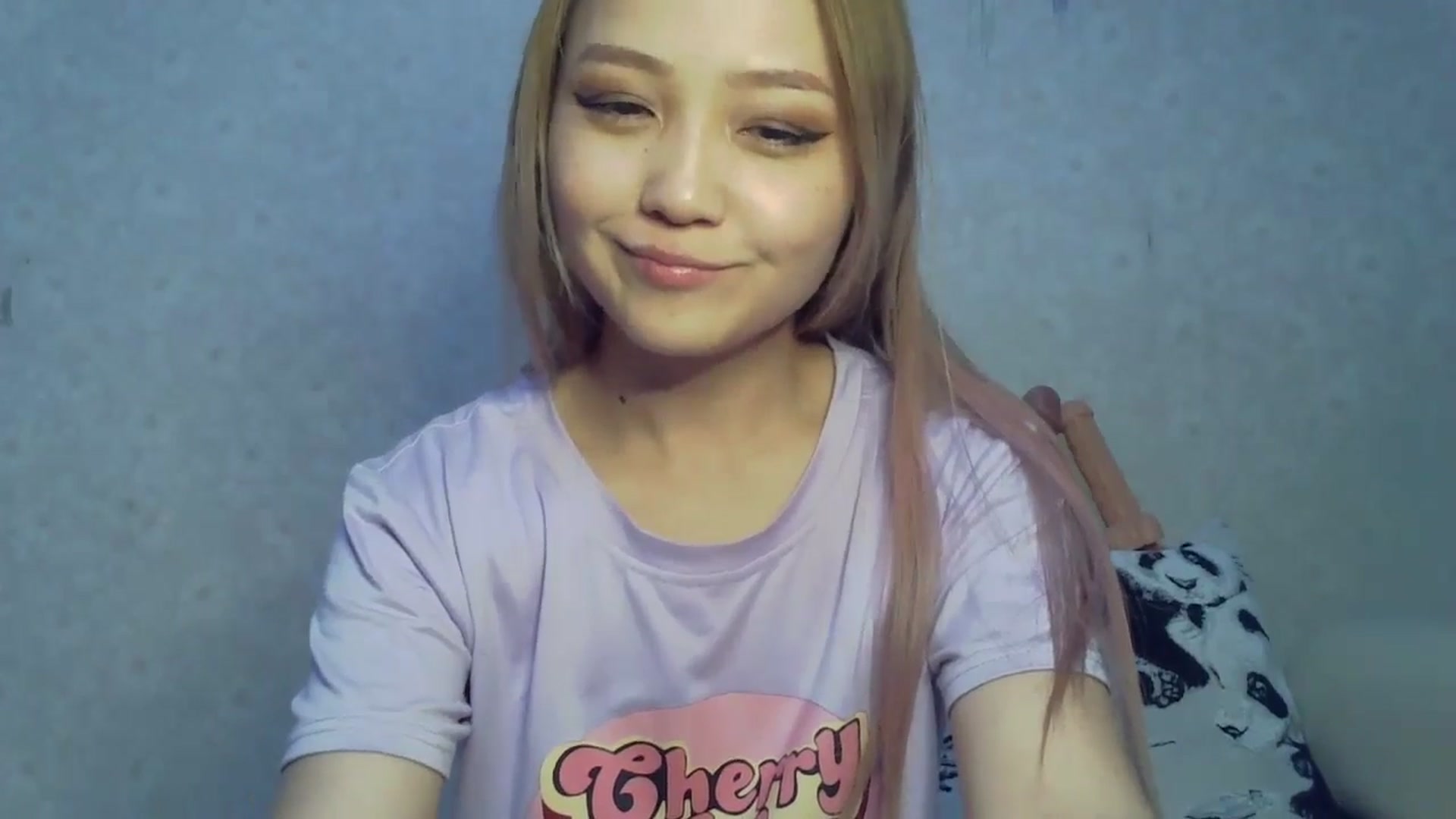 Gallery image thumbnail from AsiCuteBaby's myfreecams stream on, 05/04/2024, 15:07 image 16 of 20