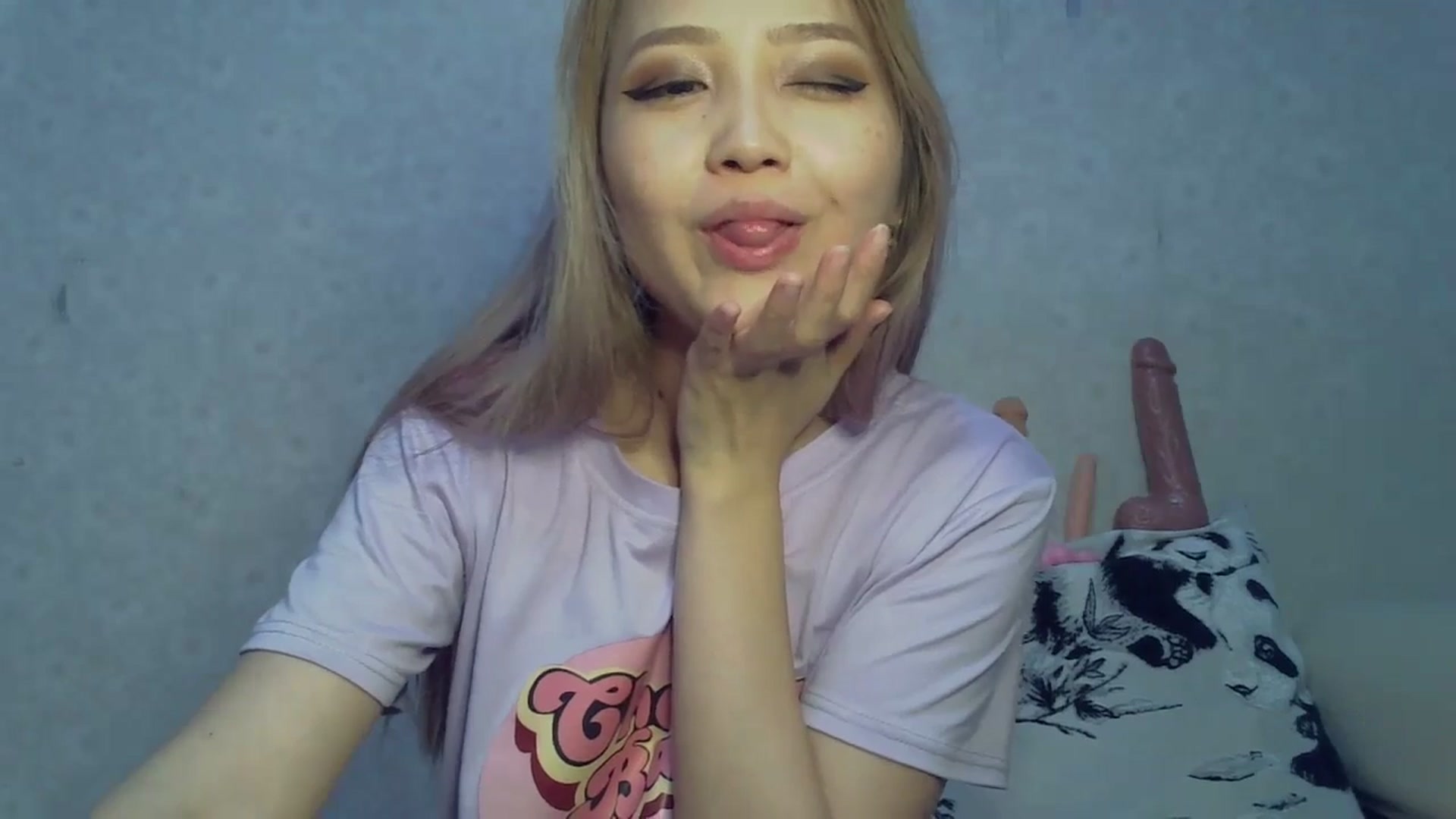 Gallery image thumbnail from AsiCuteBaby's myfreecams stream on, 05/04/2024, 15:07 image 3 of 20