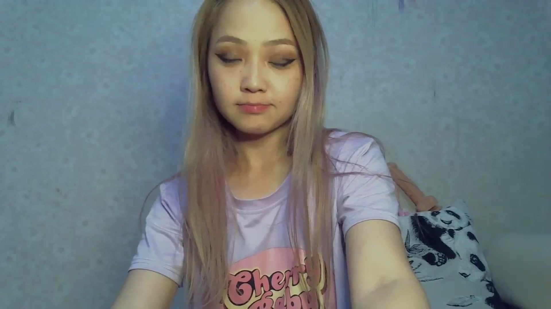 Gallery image thumbnail from AsiCuteBaby's myfreecams stream on, 05/04/2024, 15:43 image 11 of 20