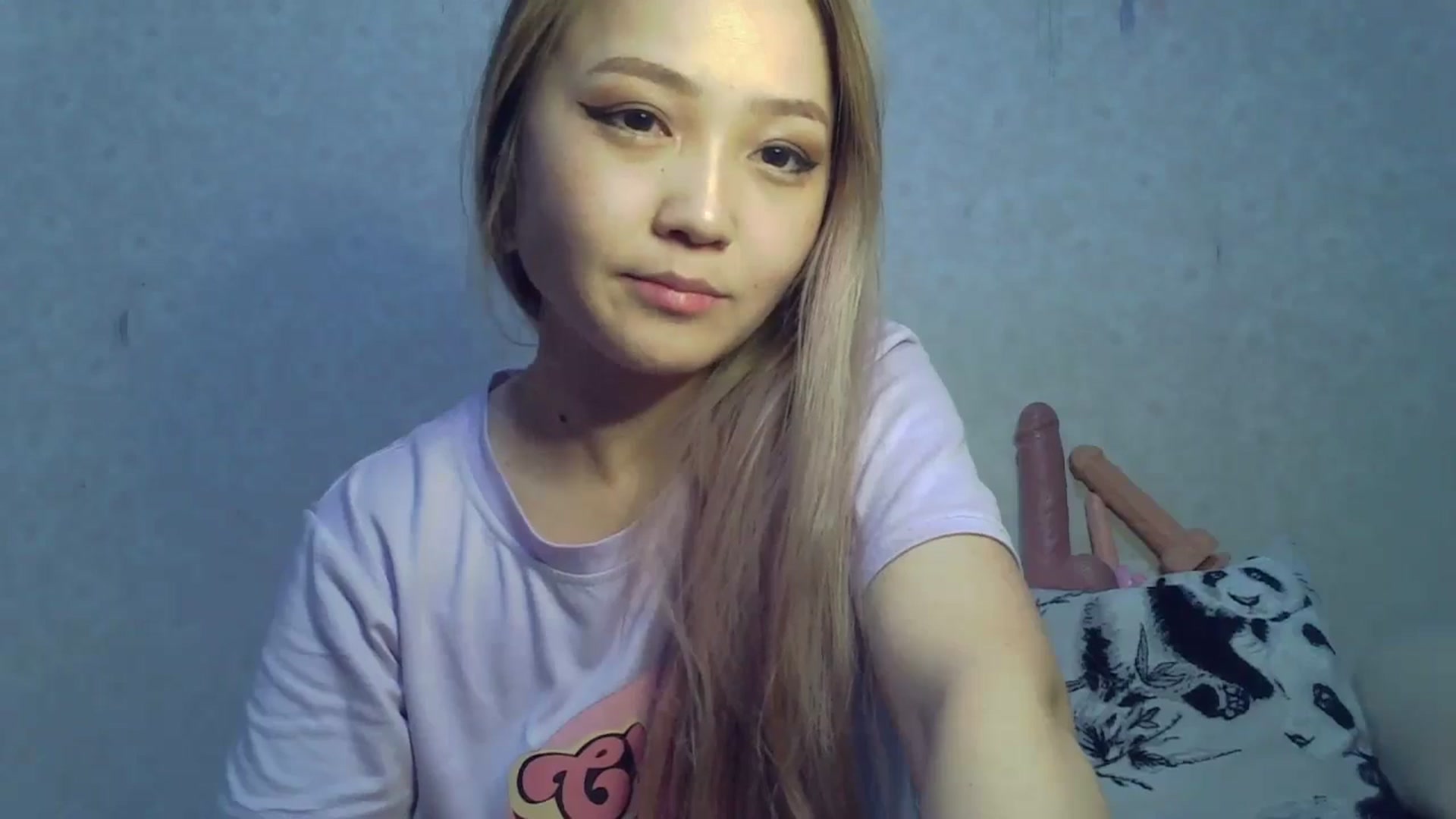 Gallery image thumbnail from AsiCuteBaby's myfreecams stream on, 05/04/2024, 15:43 image 18 of 20