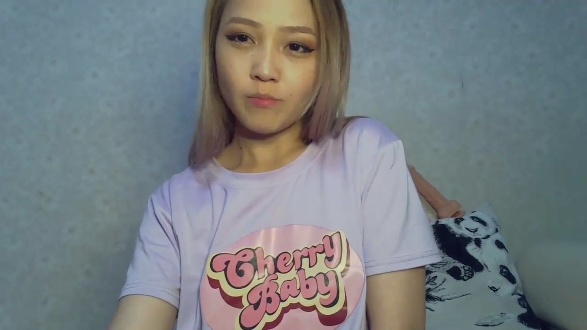 Gallery image thumbnail from AsiCuteBaby's myfreecams stream on, 05/04/2024, 15:43 image 13 of 20