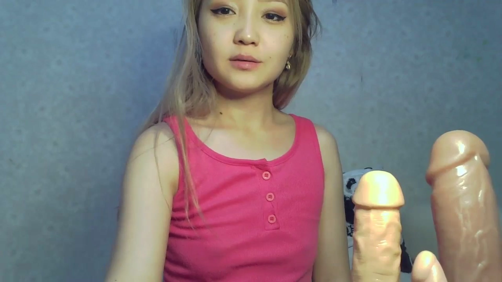Gallery image thumbnail from AsiCuteBaby's myfreecams stream on, 05/05/2024, 18:19 image 9 of 20