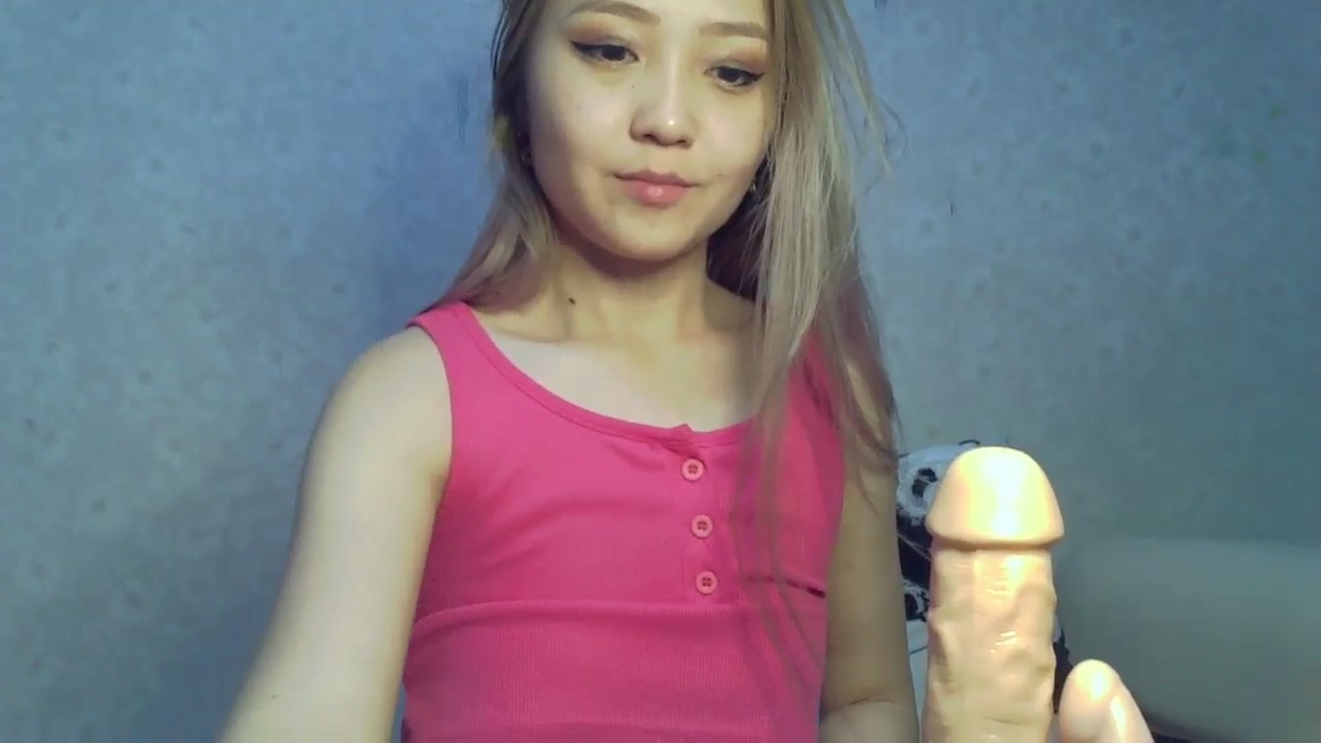 Gallery image thumbnail from AsiCuteBaby's myfreecams stream on, 05/05/2024, 18:19 image 8 of 20