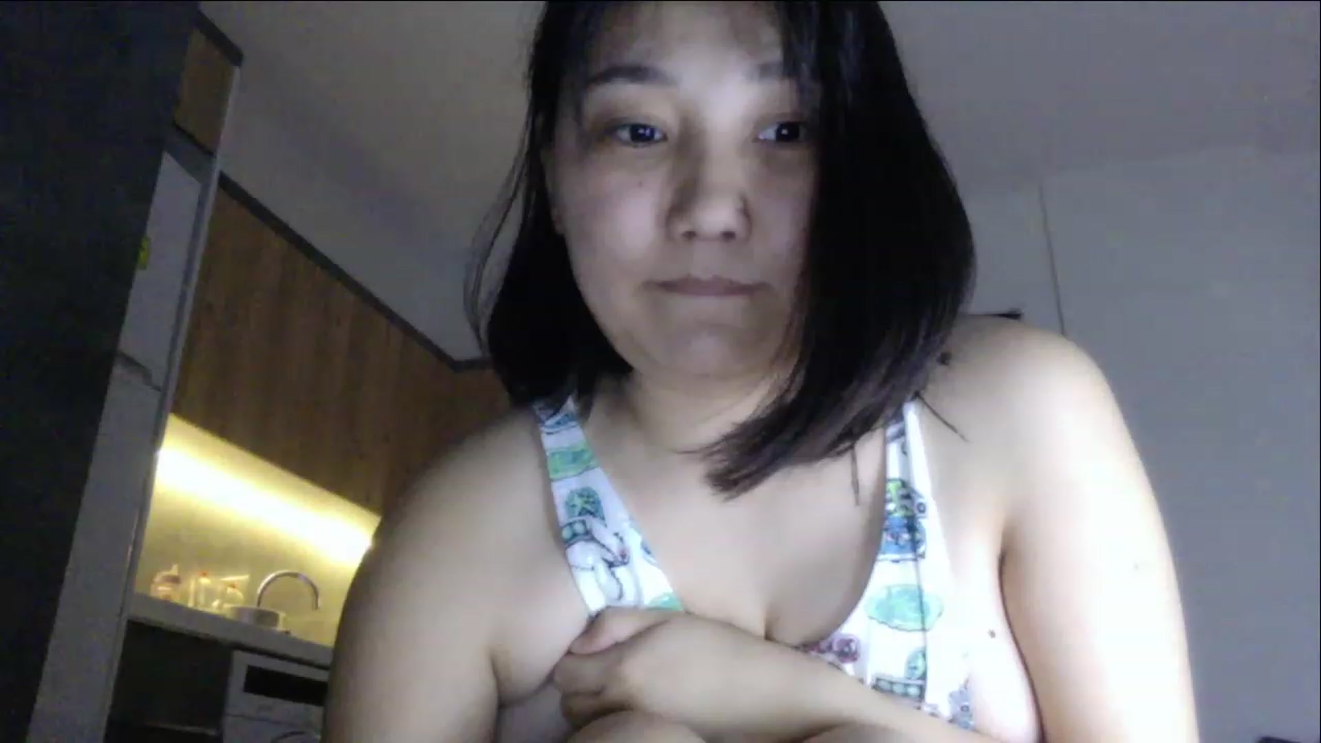Gallery image thumbnail from AsianAkame's myfreecams stream on, 12/16/2022, 01:25 image 20 of 20