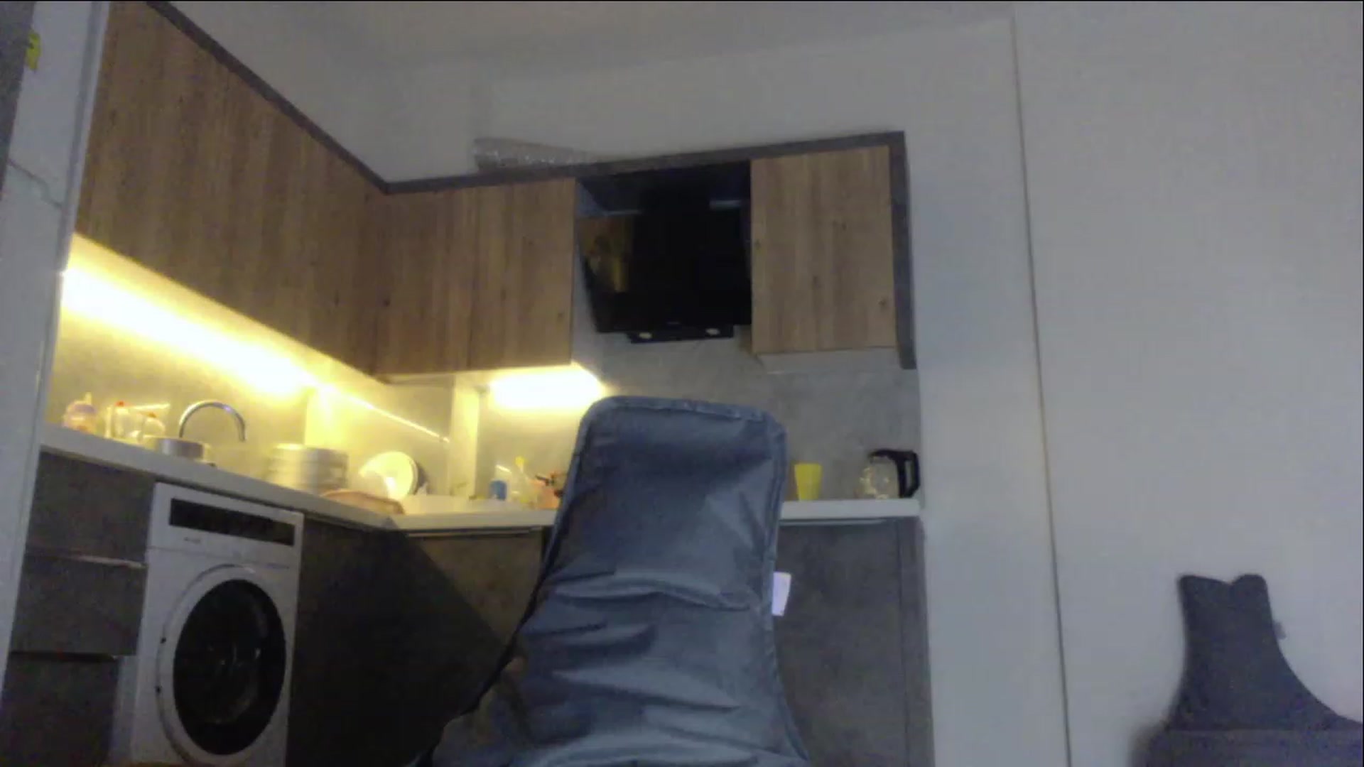 Gallery image thumbnail from AsianAkame's myfreecams stream on, 12/16/2022, 01:25 image 3 of 20