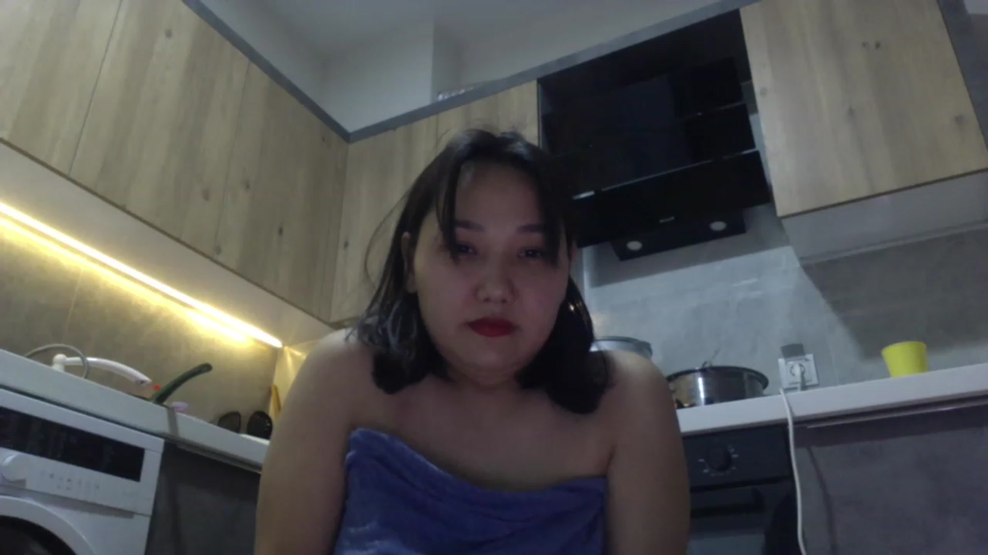 Gallery image thumbnail from AsianAkame's myfreecams stream on, 01/15/2023, 21:35 image 13 of 20