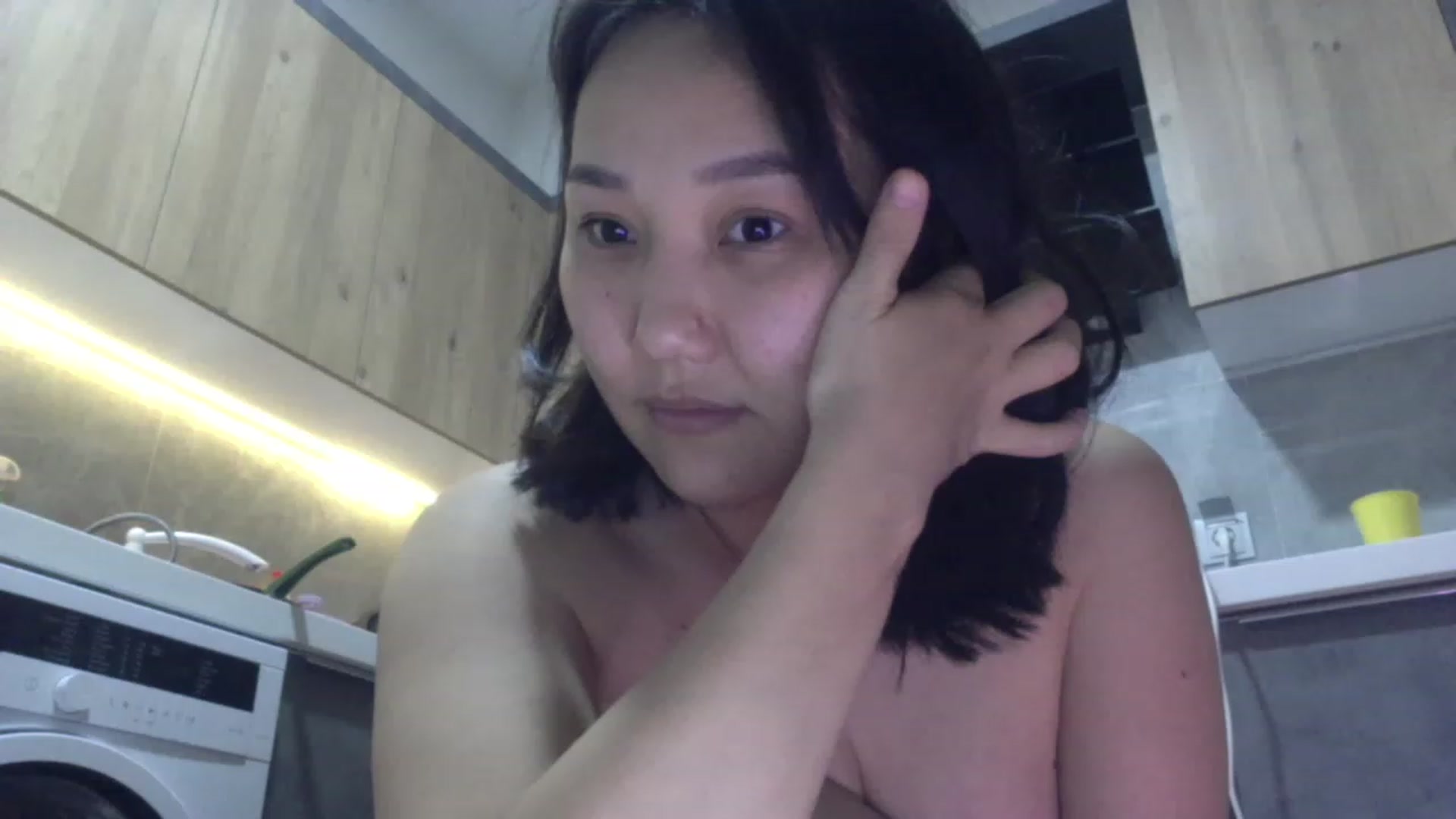 Gallery image thumbnail from AsianAkame's myfreecams stream on, 01/15/2023, 21:35 image 8 of 20