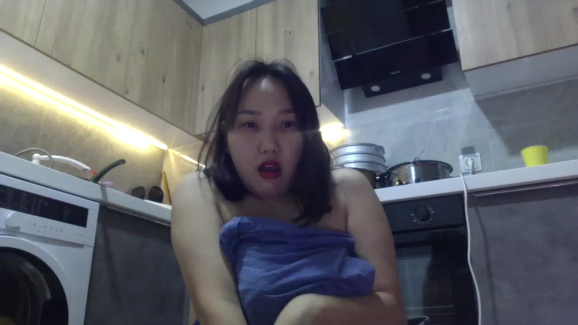 Gallery image thumbnail from AsianAkame's myfreecams stream on, 01/15/2023, 21:35 image 14 of 20