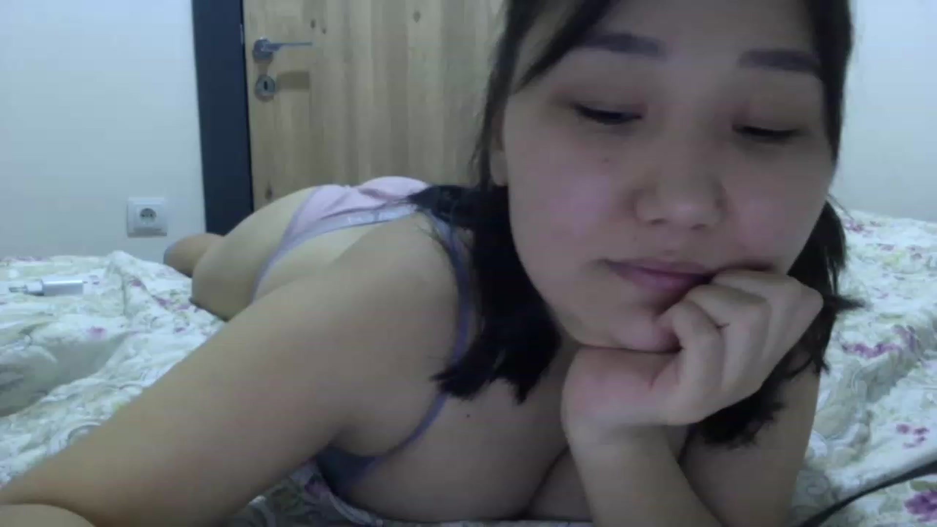 Gallery image thumbnail from AsianAkame's myfreecams stream on, 02/19/2023, 18:26 image 17 of 20
