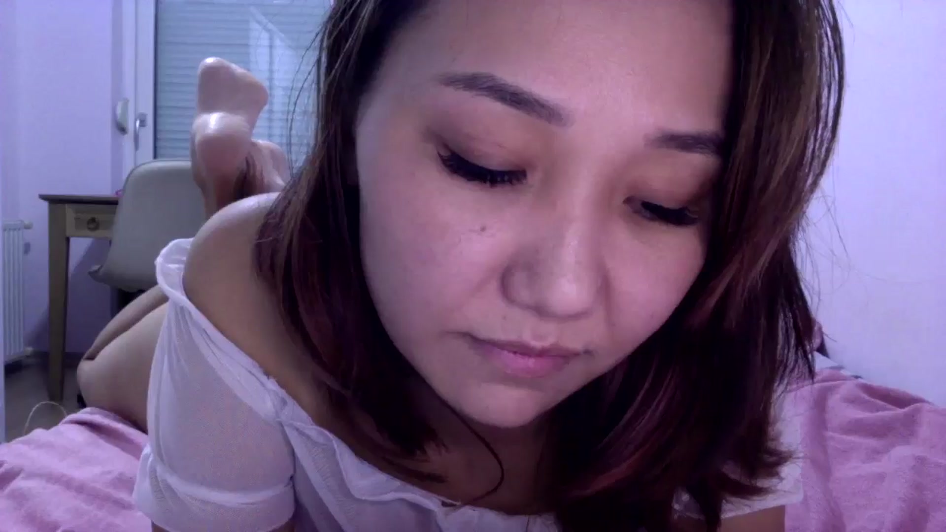 Gallery image thumbnail from AsianAkame's myfreecams stream on, 12/25/2024, 14:58 image 10 of 20