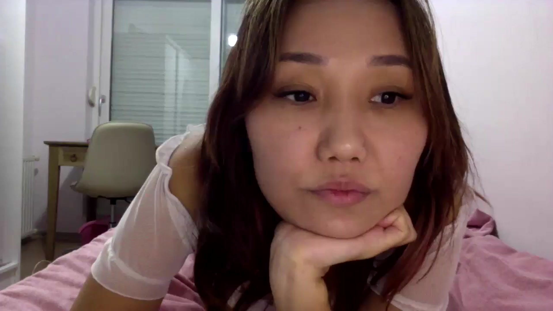 Gallery image thumbnail from AsianAkame's myfreecams stream on, 12/25/2024, 14:58 image 1 of 20