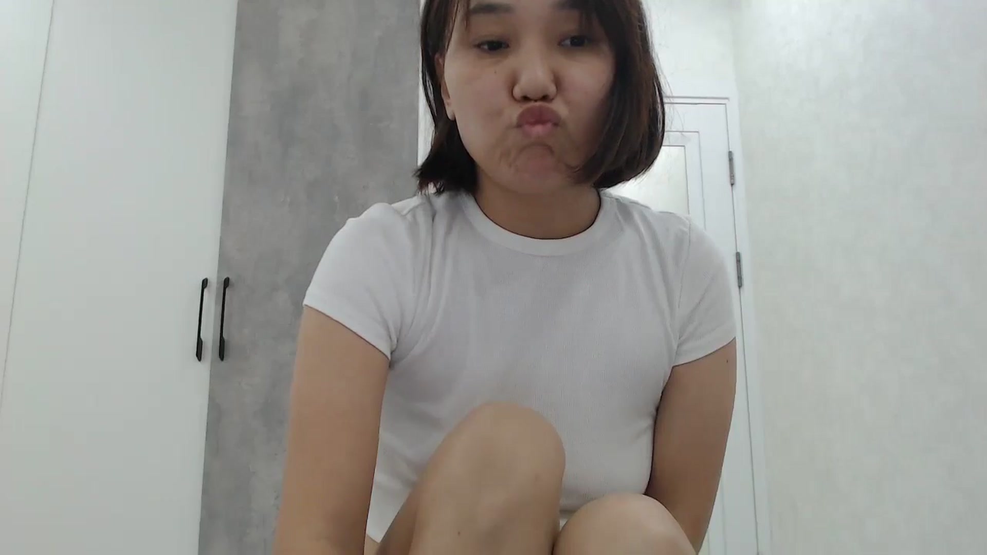 Gallery image thumbnail from AsianAkame's myfreecams stream on, 10/31/2025, 14:01 image 18 of 20