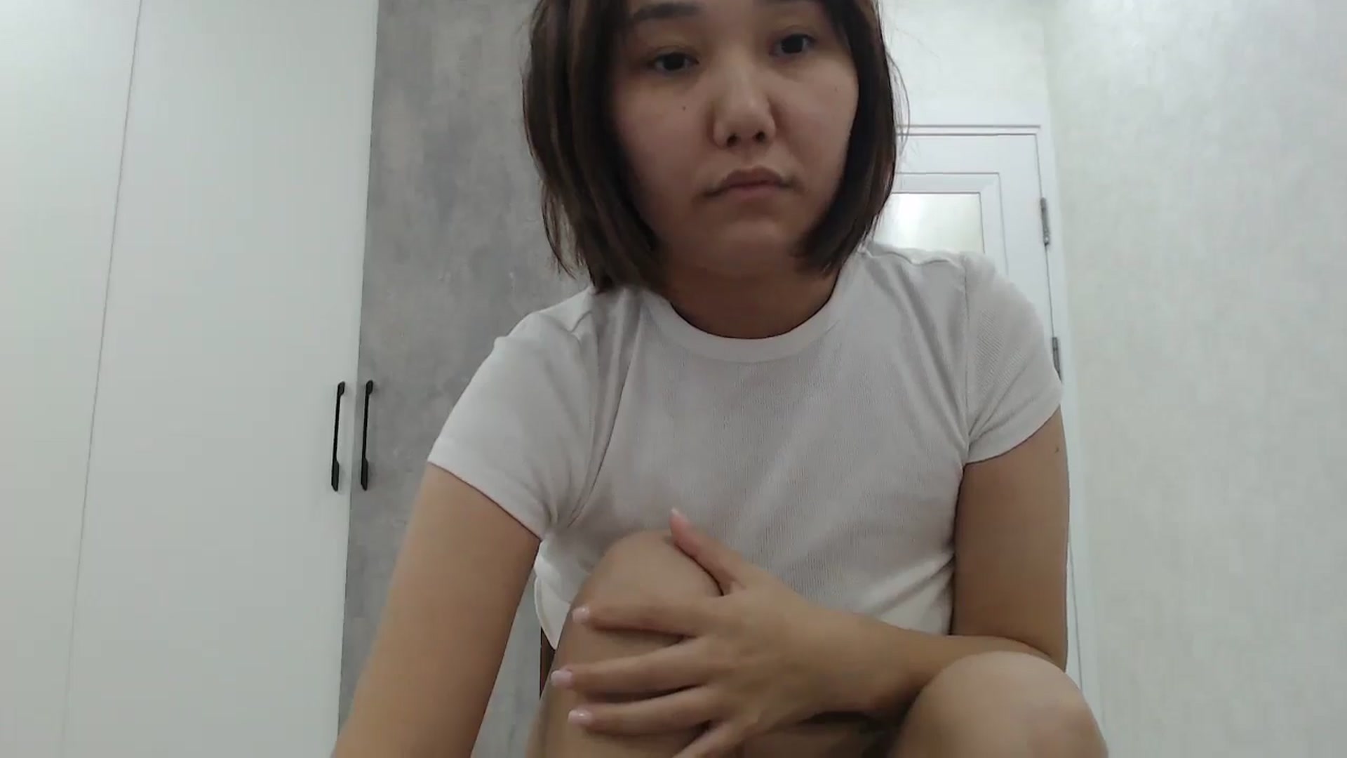 Gallery image thumbnail from AsianAkame's myfreecams stream on, 10/31/2025, 14:01 image 14 of 20