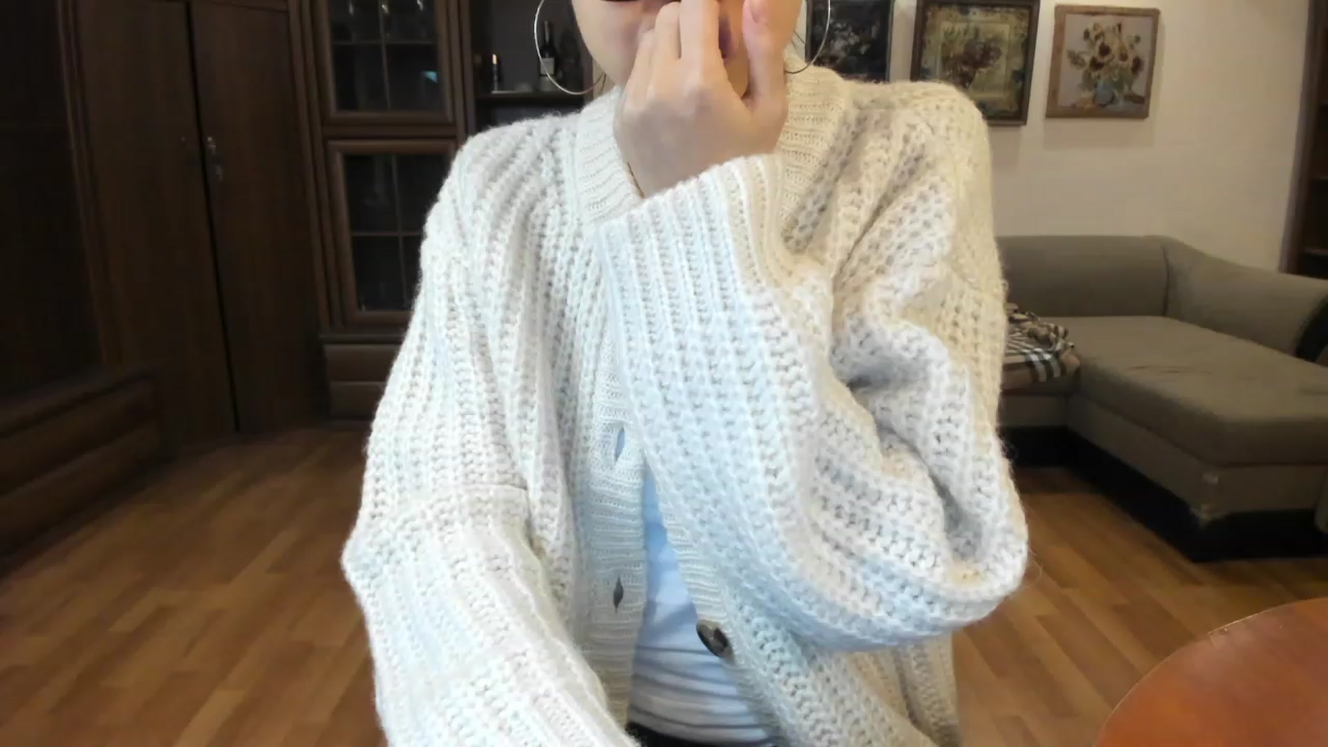 Gallery image thumbnail from AsianAngel1's myfreecams stream on, 12/04/2022, 17:20 image 4 of 20