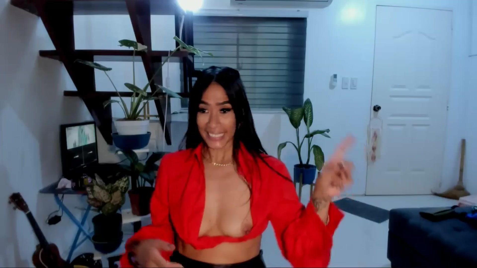 Gallery image thumbnail from AsianGoddesX's myfreecams stream on, 04/13/2025, 08:15 image 7 of 20