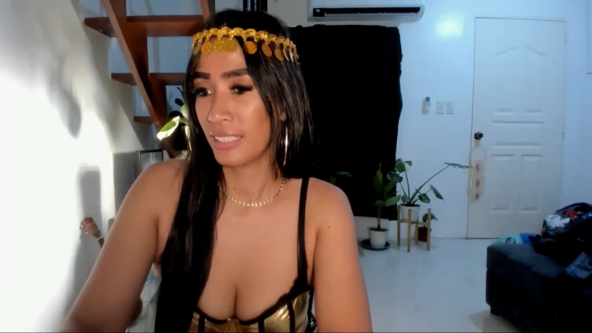 Gallery image thumbnail from AsianGoddesX's myfreecams stream on, 04/20/2025, 11:26 image 14 of 20
