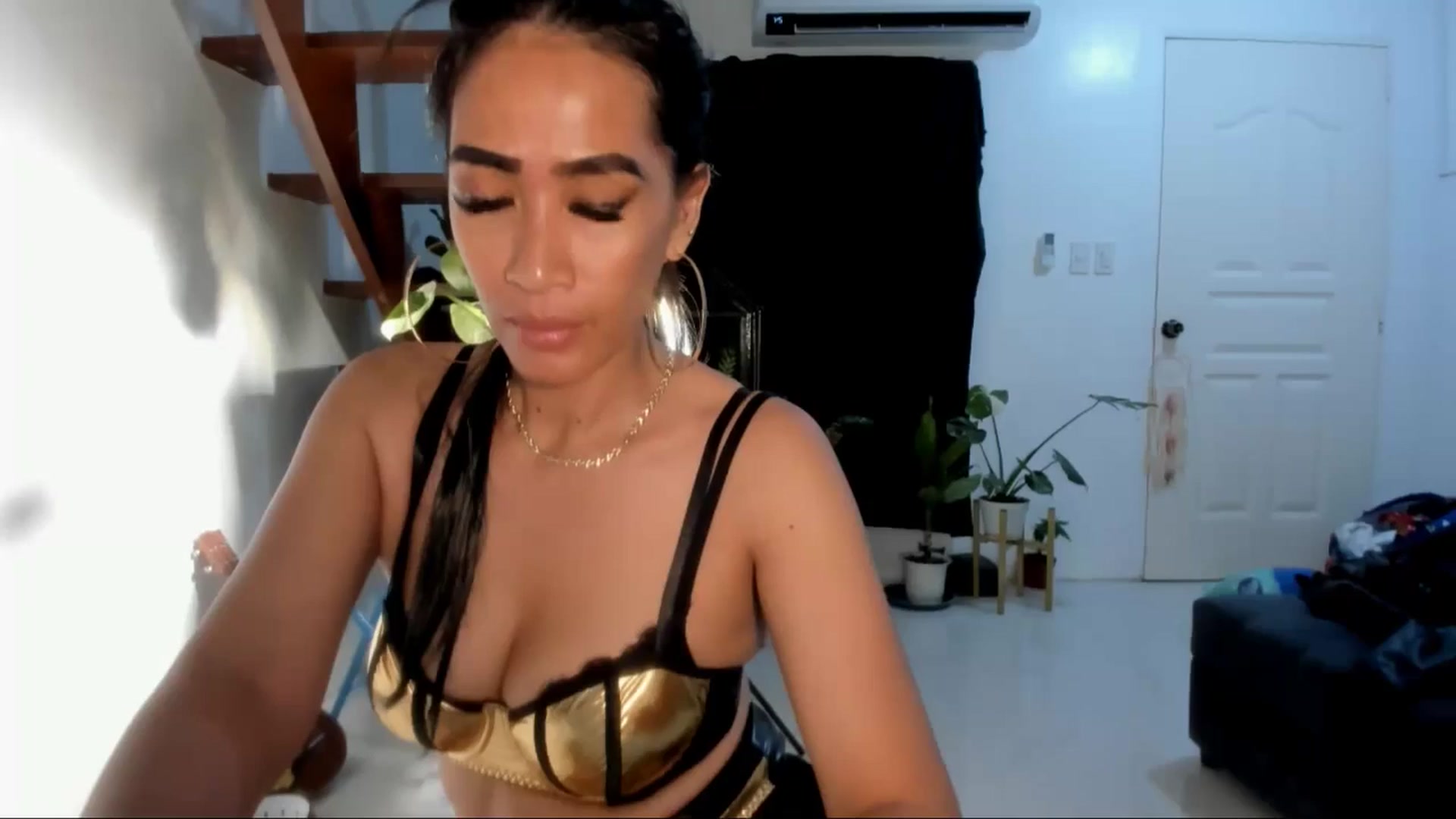 Gallery image thumbnail from AsianGoddesX's myfreecams stream on, 04/20/2025, 12:02 image 12 of 20