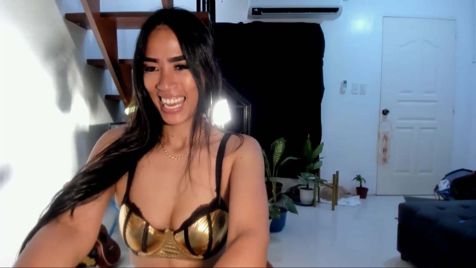 Gallery image thumbnail from AsianGoddesX's myfreecams stream on, 04/21/2025, 07:39 image 14 of 20