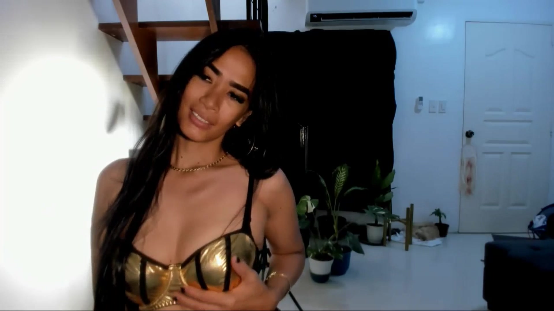 Gallery image thumbnail from AsianGoddesX's myfreecams stream on, 04/21/2025, 08:25 image 12 of 20