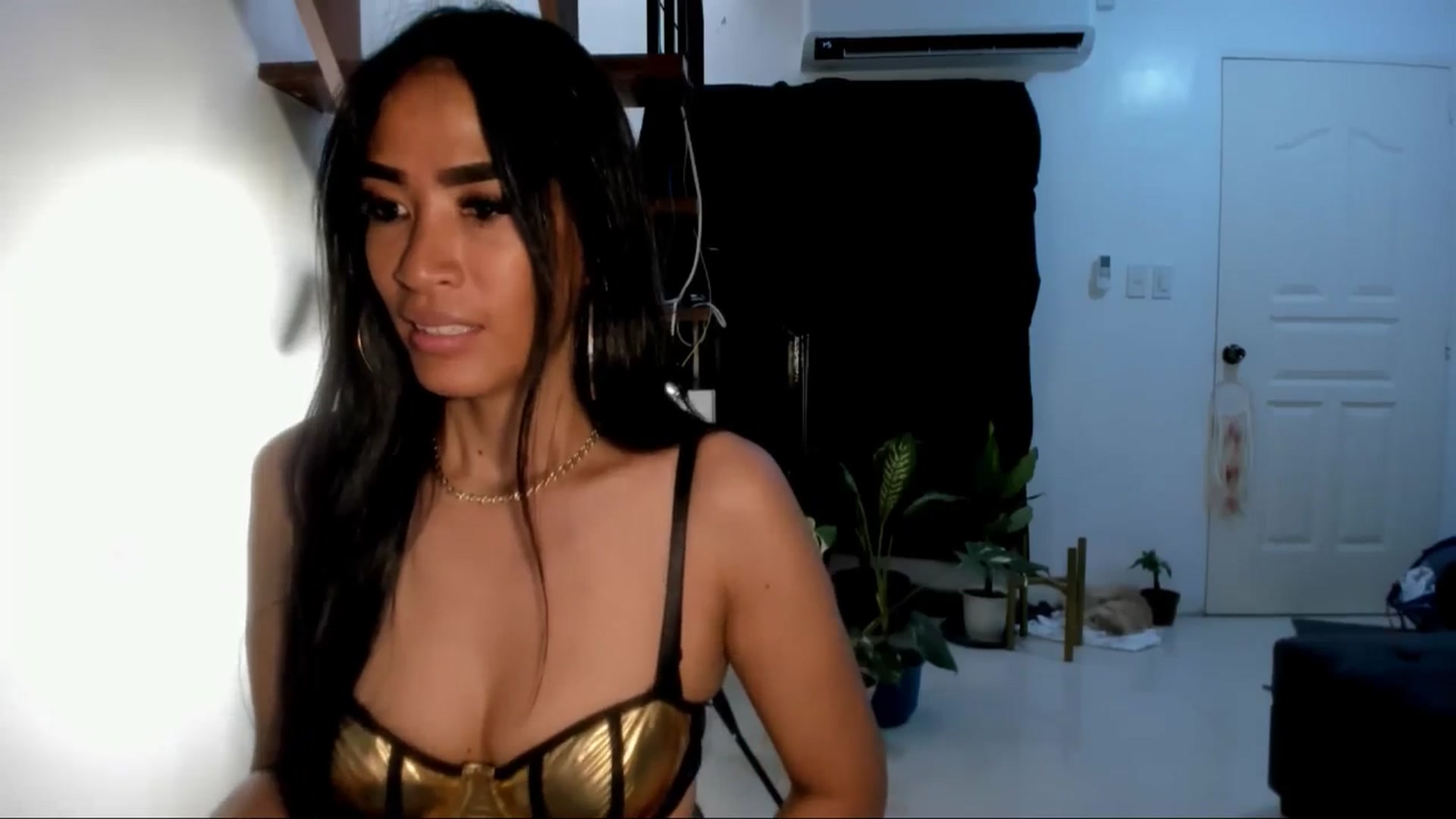 Gallery image thumbnail from AsianGoddesX's myfreecams stream on, 04/21/2025, 08:25 image 15 of 20