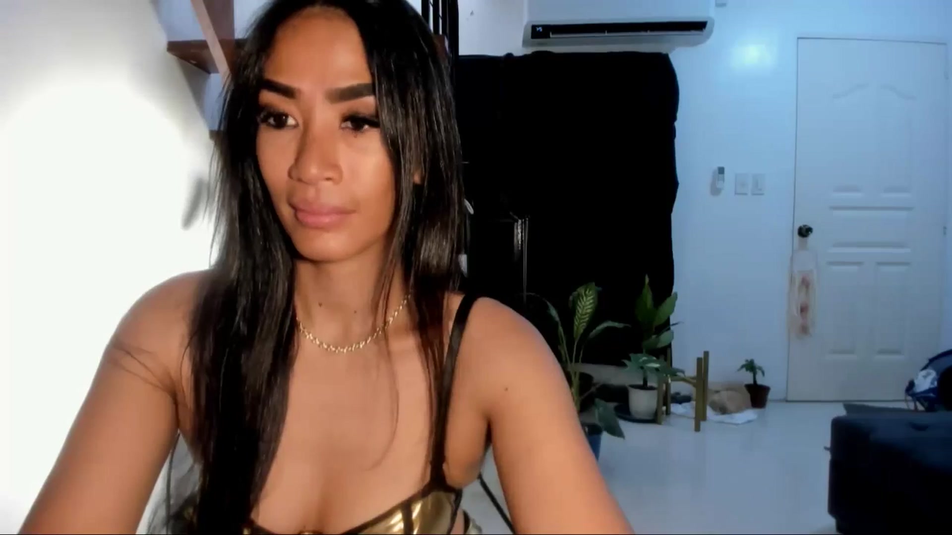 Gallery image thumbnail from AsianGoddesX's myfreecams stream on, 04/21/2025, 08:25 image 10 of 20