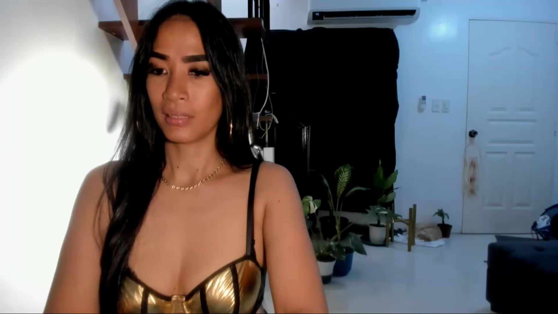 Gallery image thumbnail from AsianGoddesX's myfreecams stream on, 04/21/2025, 08:25 image 17 of 20