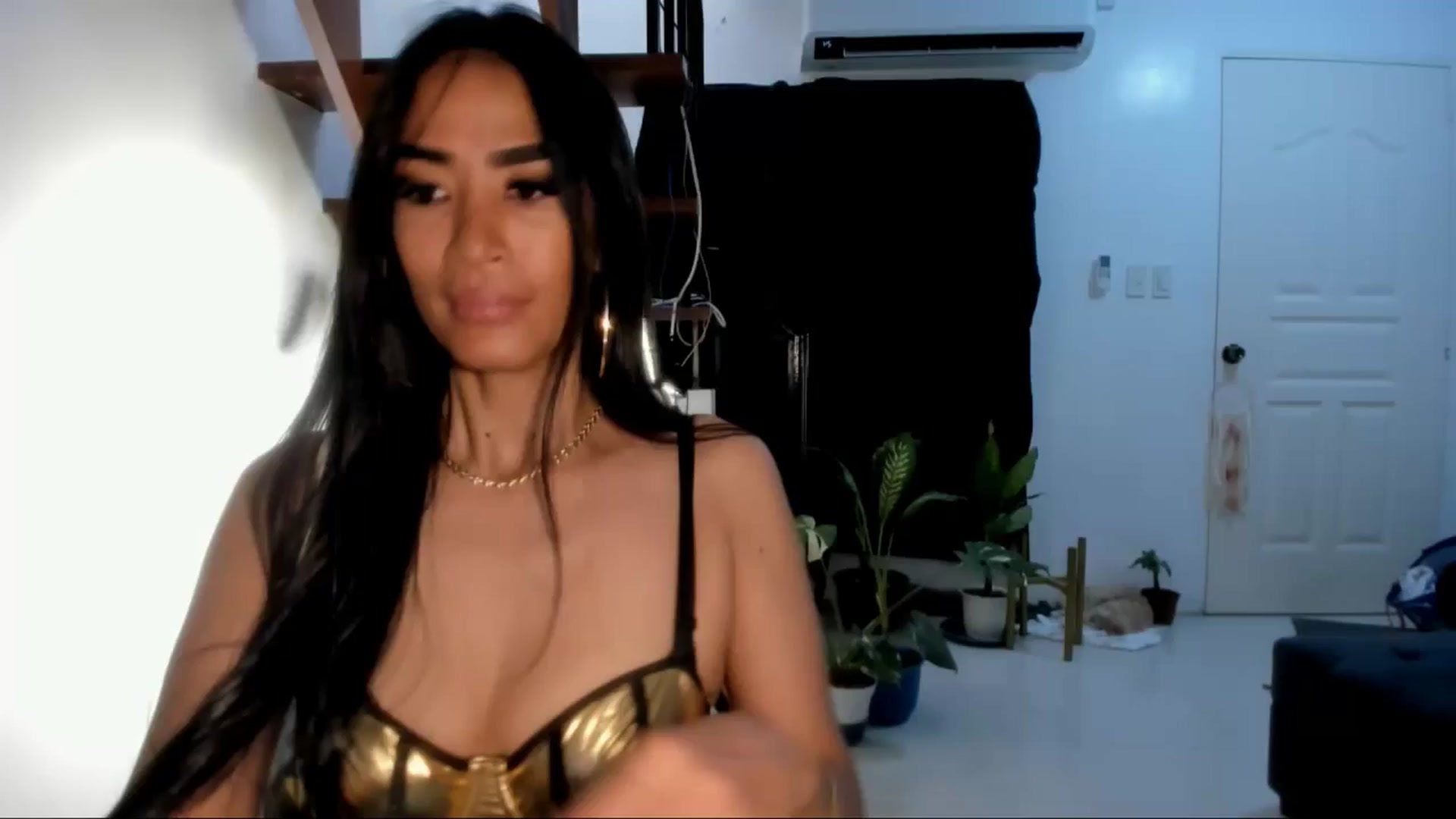 Gallery image thumbnail from AsianGoddesX's myfreecams stream on, 04/21/2025, 08:25 image 16 of 20