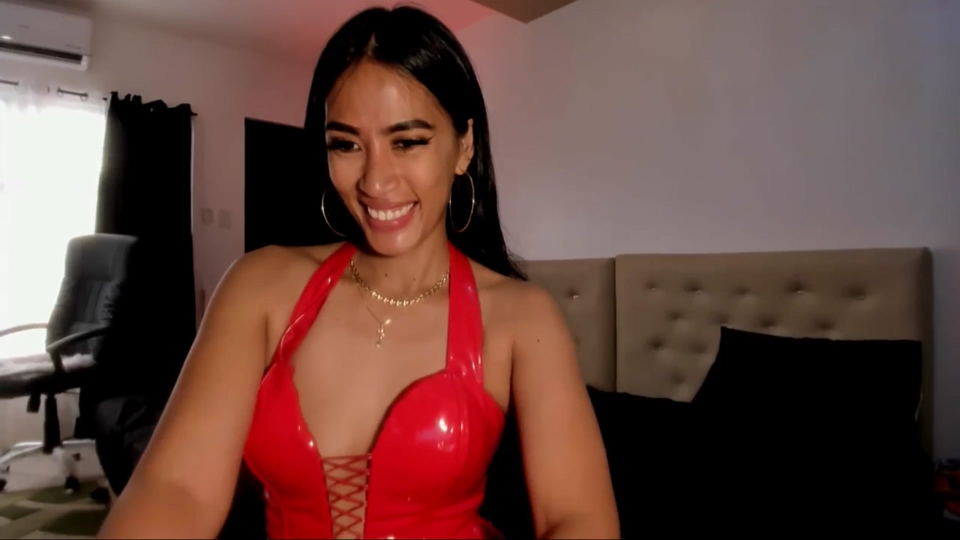 Gallery image thumbnail from AsianGoddesX's myfreecams stream on, 05/02/2025, 10:27 image 6 of 20