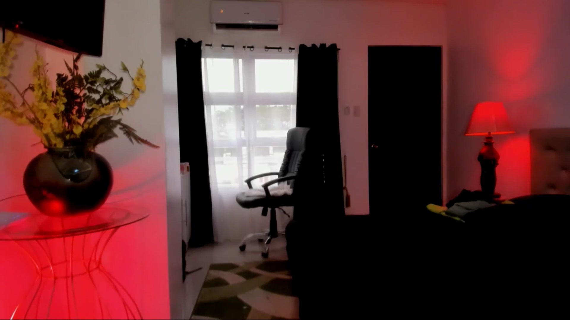 Gallery image thumbnail from AsianGoddesX's myfreecams stream on, 05/04/2025, 09:31 image 4 of 20